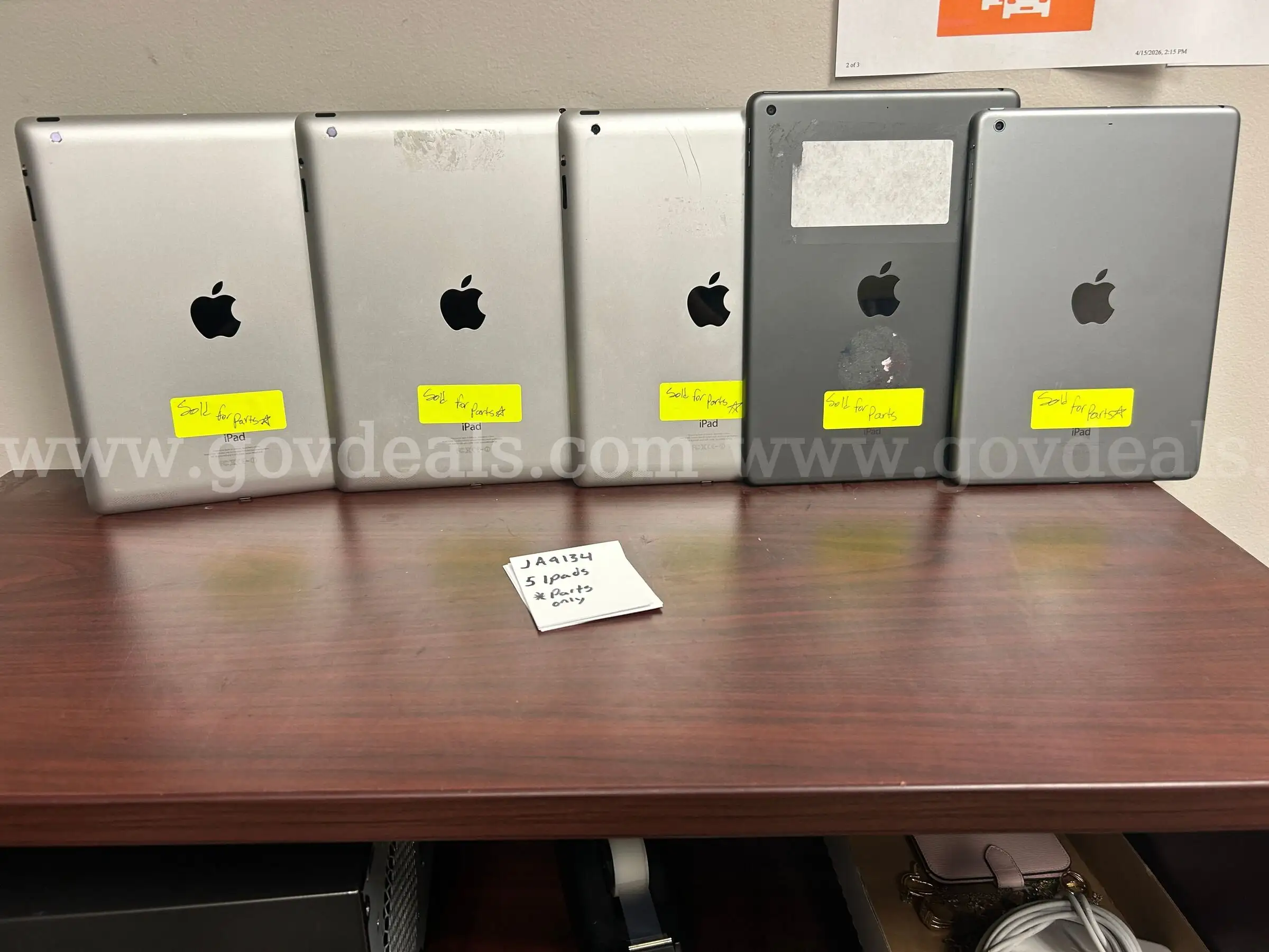 5 Ipads for parts