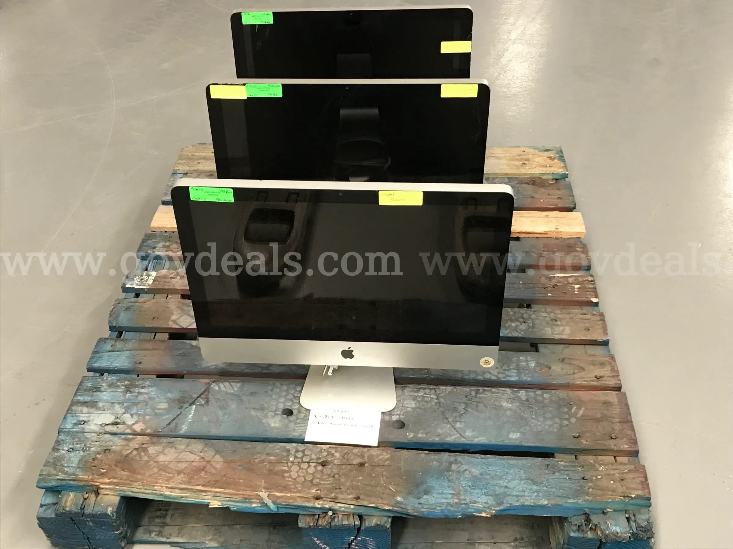 3-21.5 iMacs **Chipped Glass