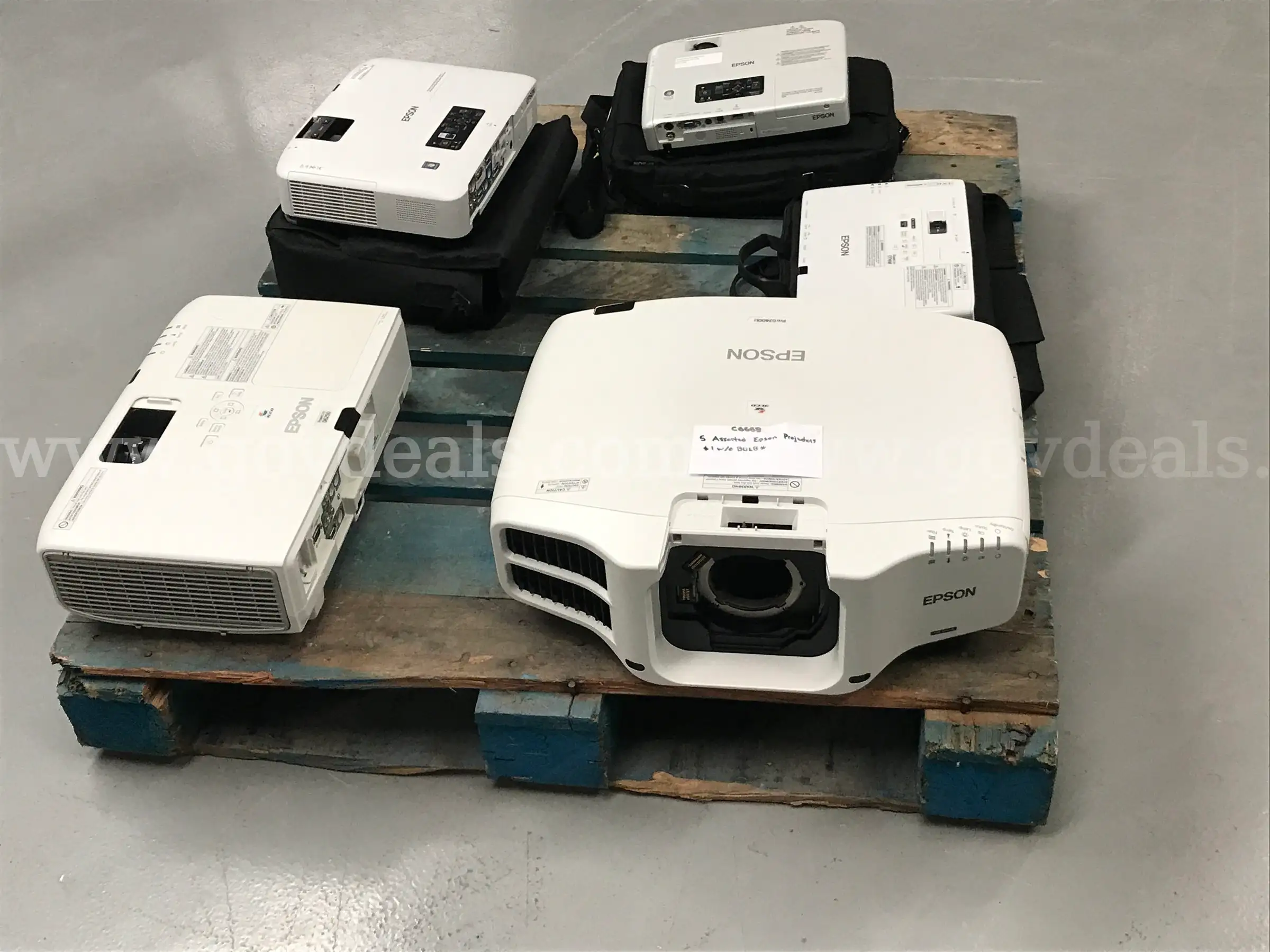 5 Assorted Epson Projectors **1 w o Bulb