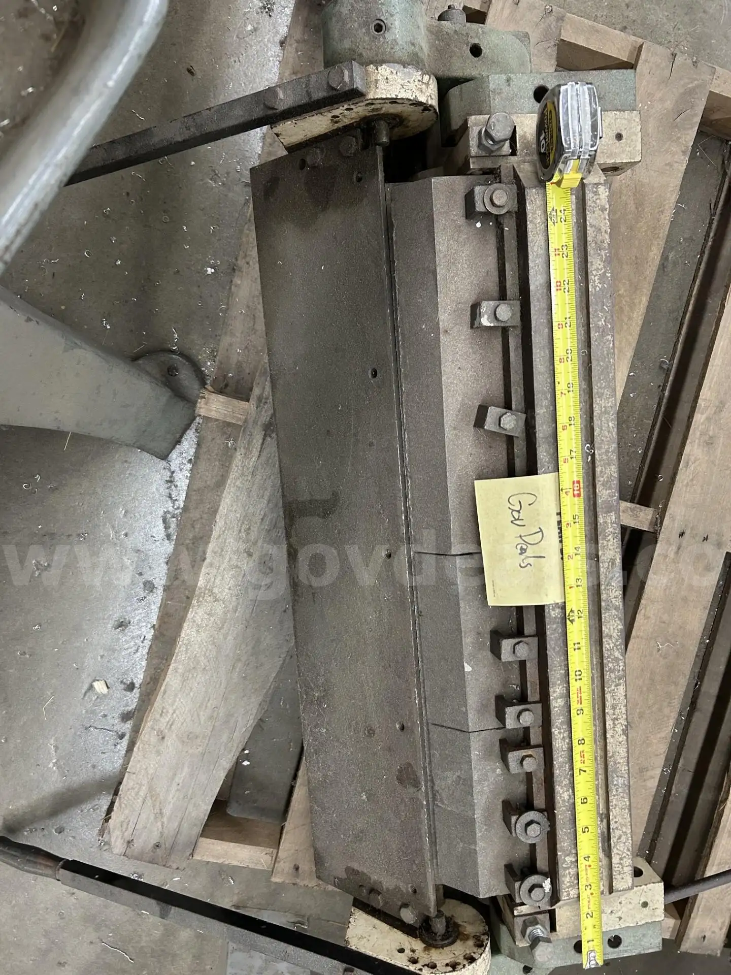 24 Metal Brake