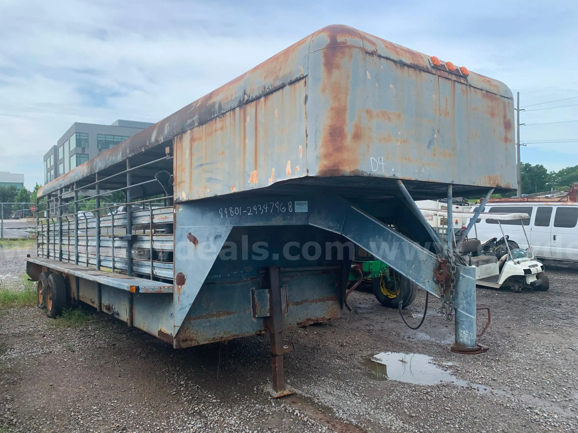 GOOSENECK TRAILER