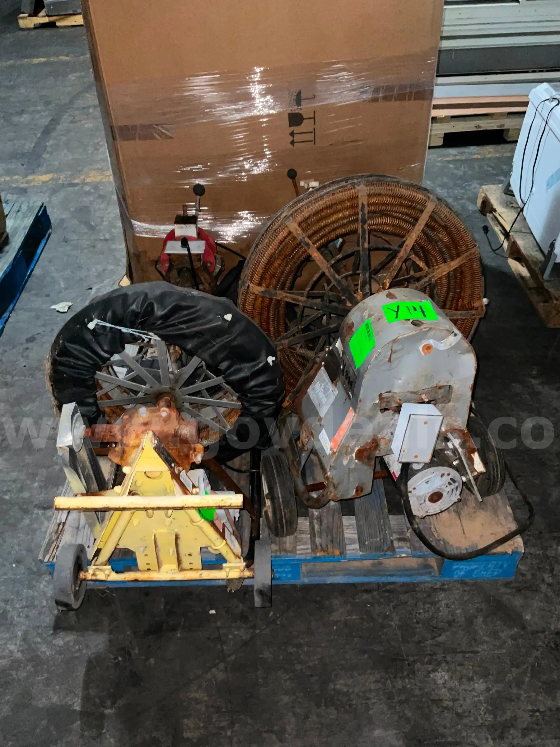 Plumbing Equipment (2 pcs)