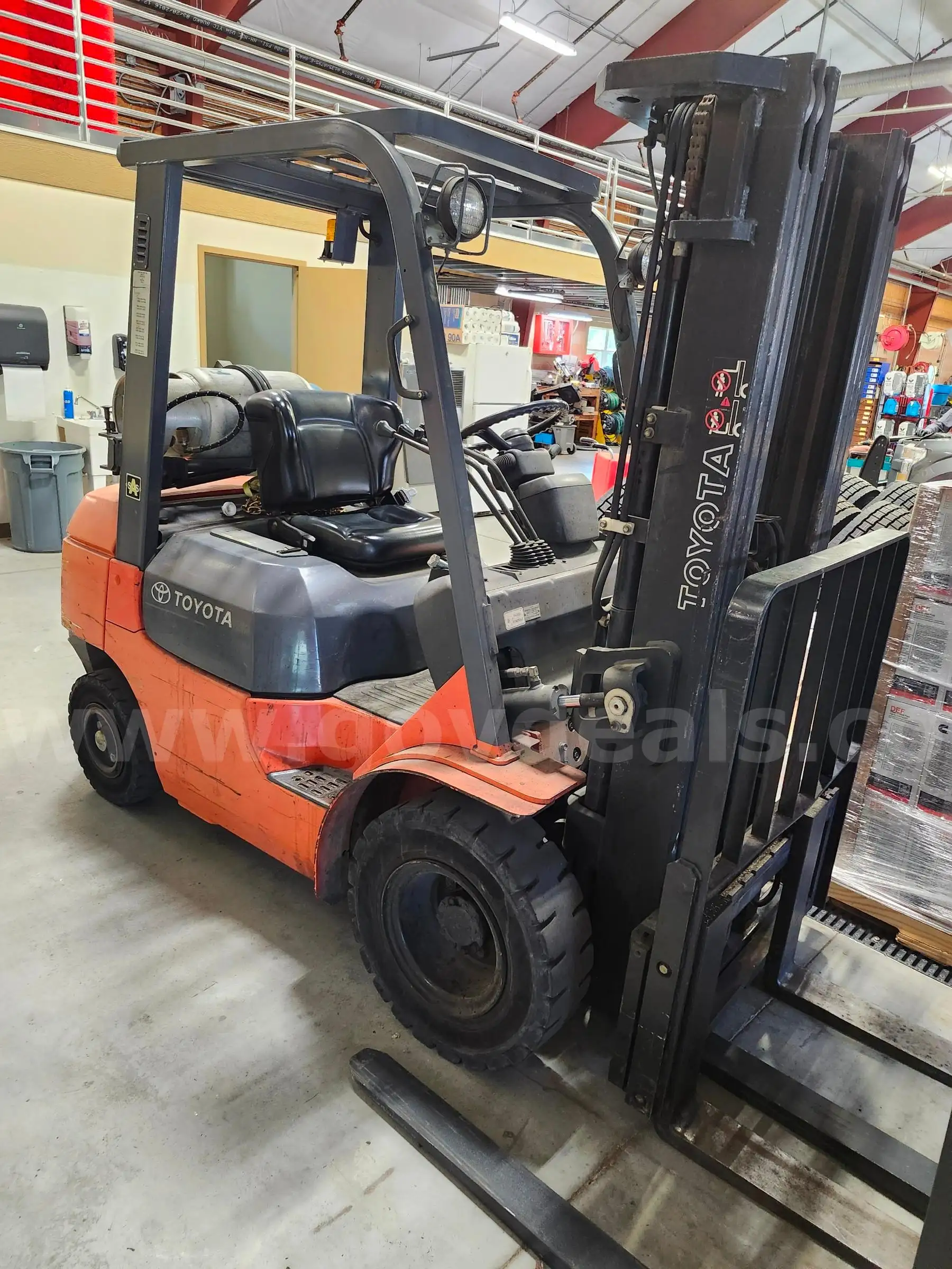 2004 Toyota 7FGV25