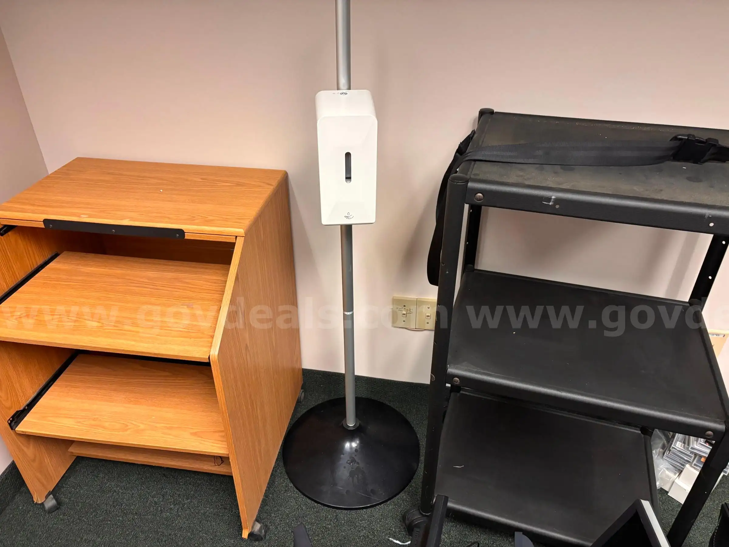 Office Organizing Supplies Rolling Media Carts Chairs Table