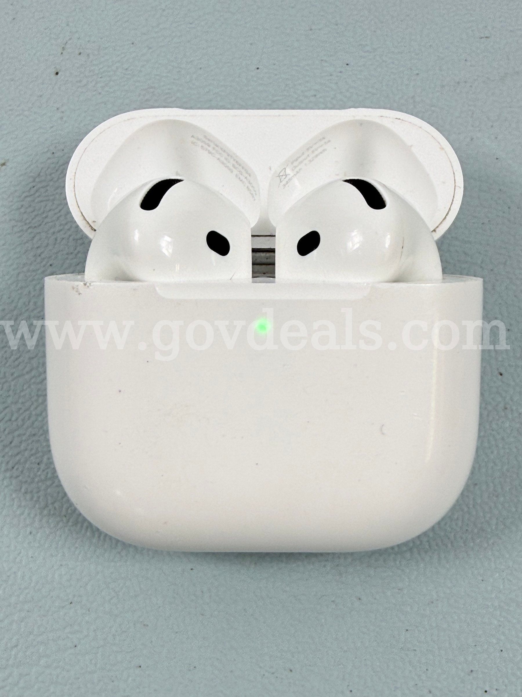 Apple AirPods Gen 4 with Wireless Charging Case Model A3059