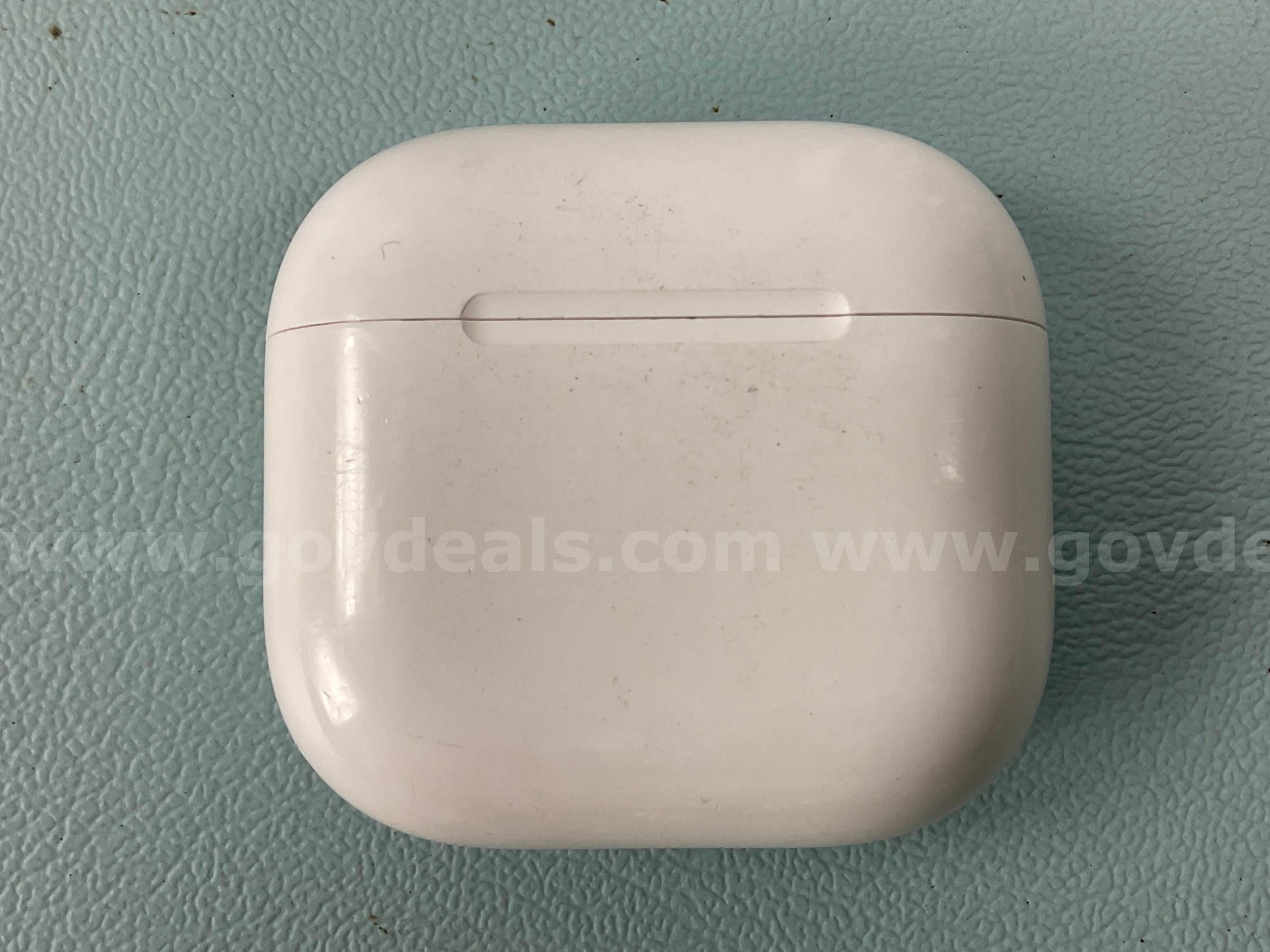 Apple AirPods Gen 4 with Wireless Charging Case Model A3059
