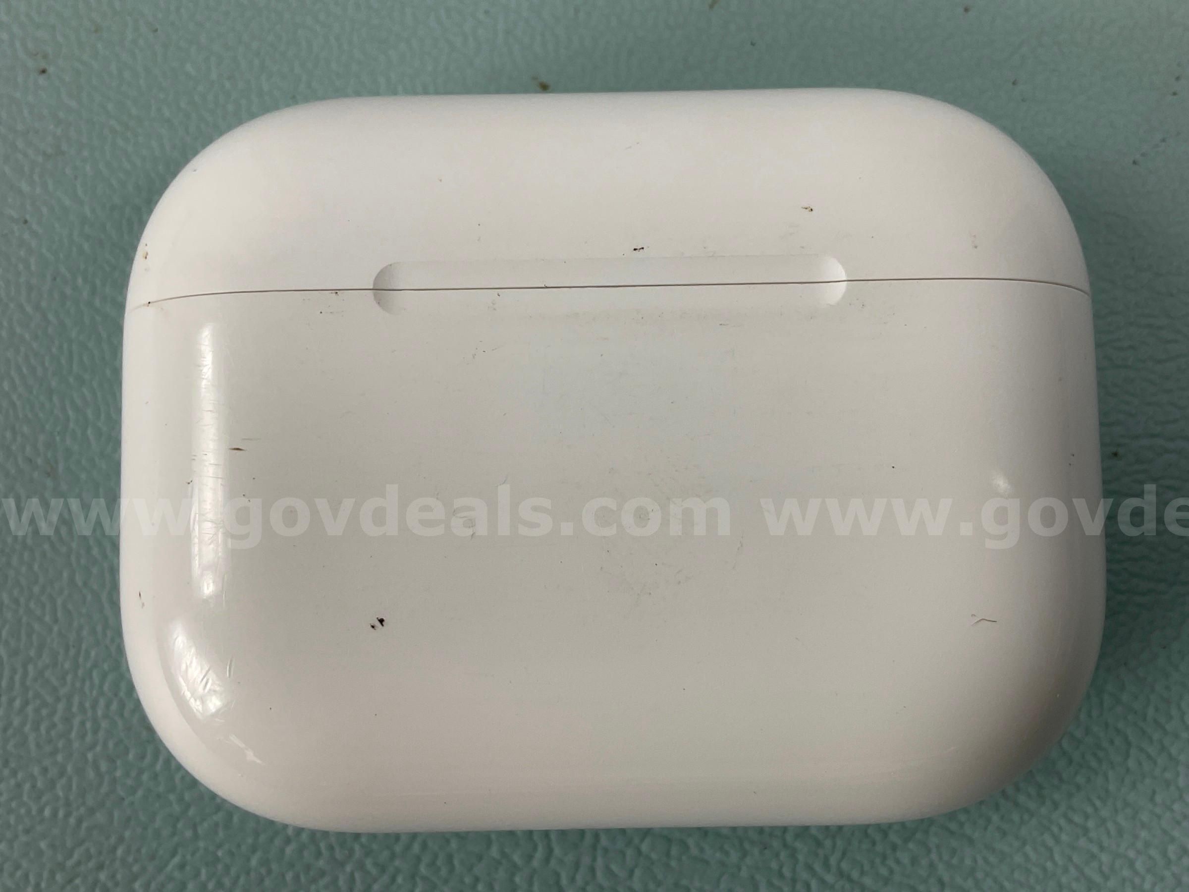 Apple AirPods Pro 3 with MagSafe Charging Case Model A3122