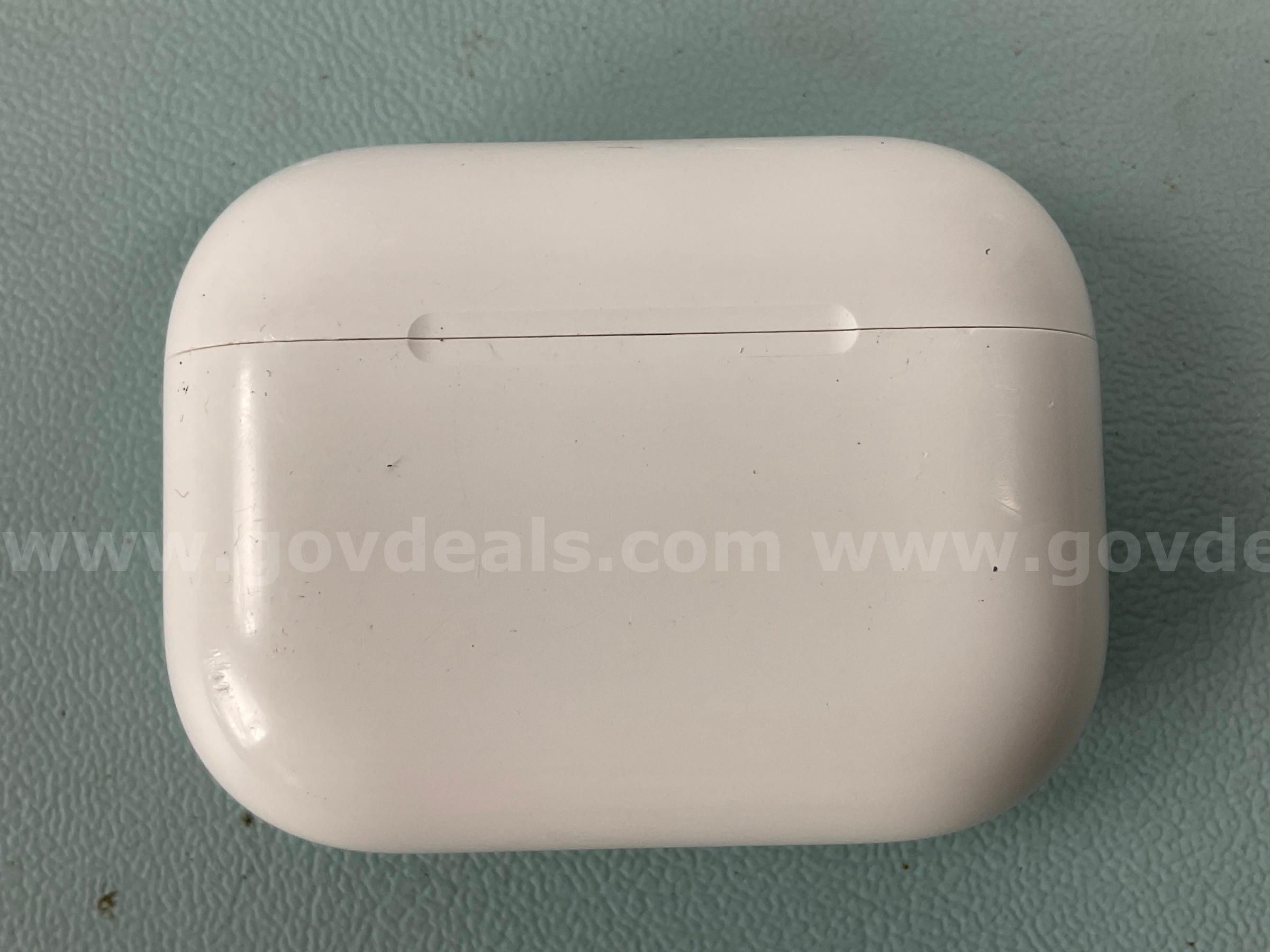 Apple AirPods Pro 3 with MagSafe Charging Case Model A3122