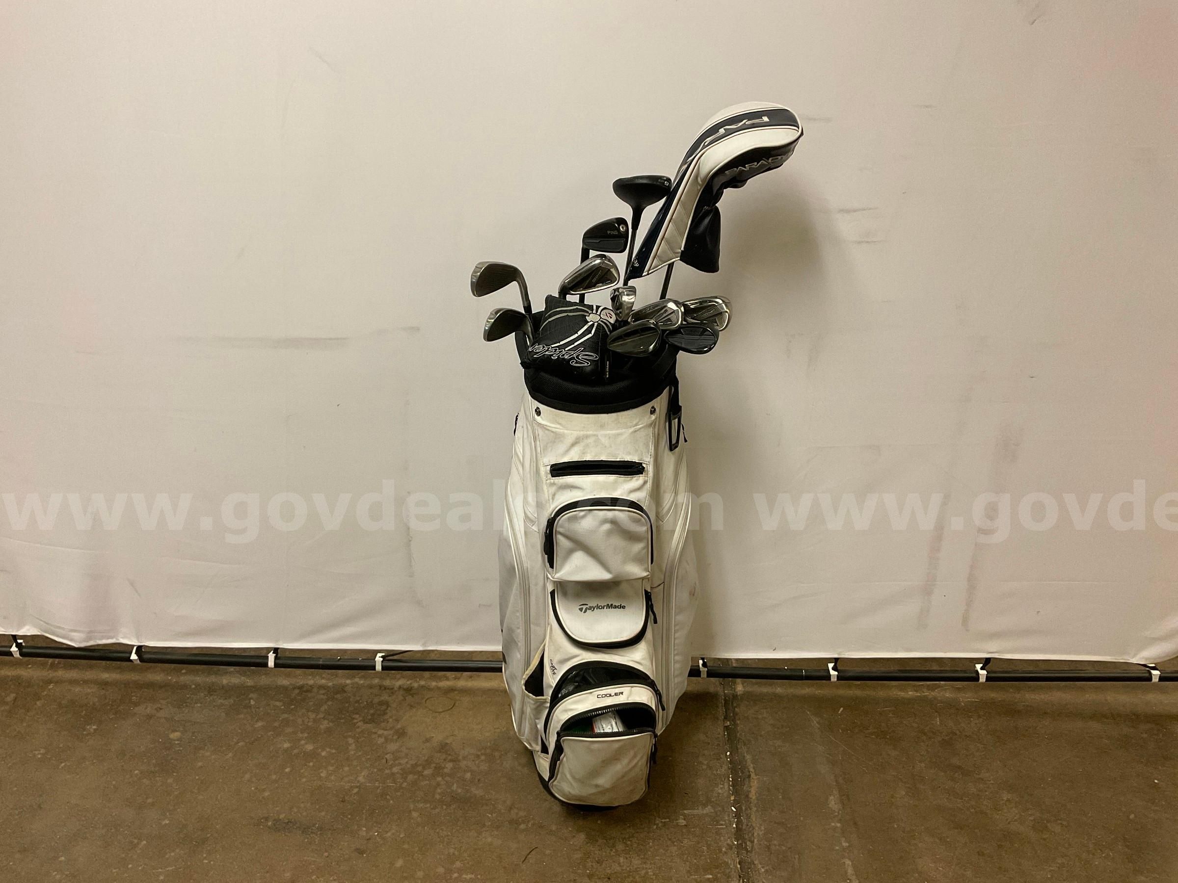 Taylor Made Golf Bag With 12 - Left Handed Golf Clubs