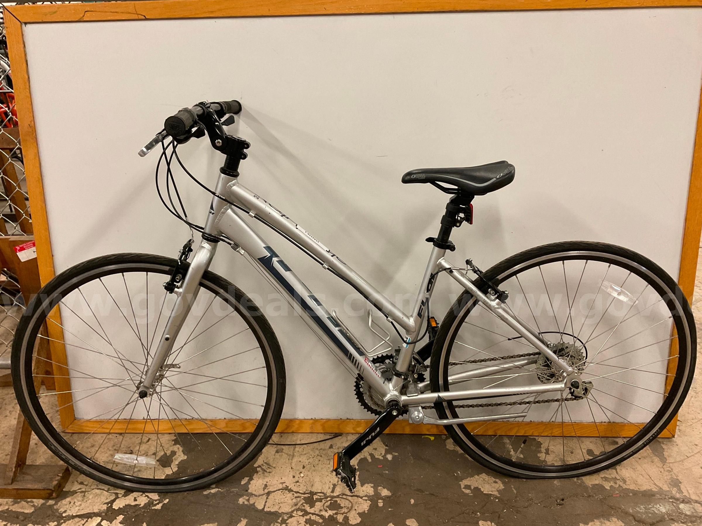Fuji Absolute 3.0 LE Bicycle Frame Size S M CT 17