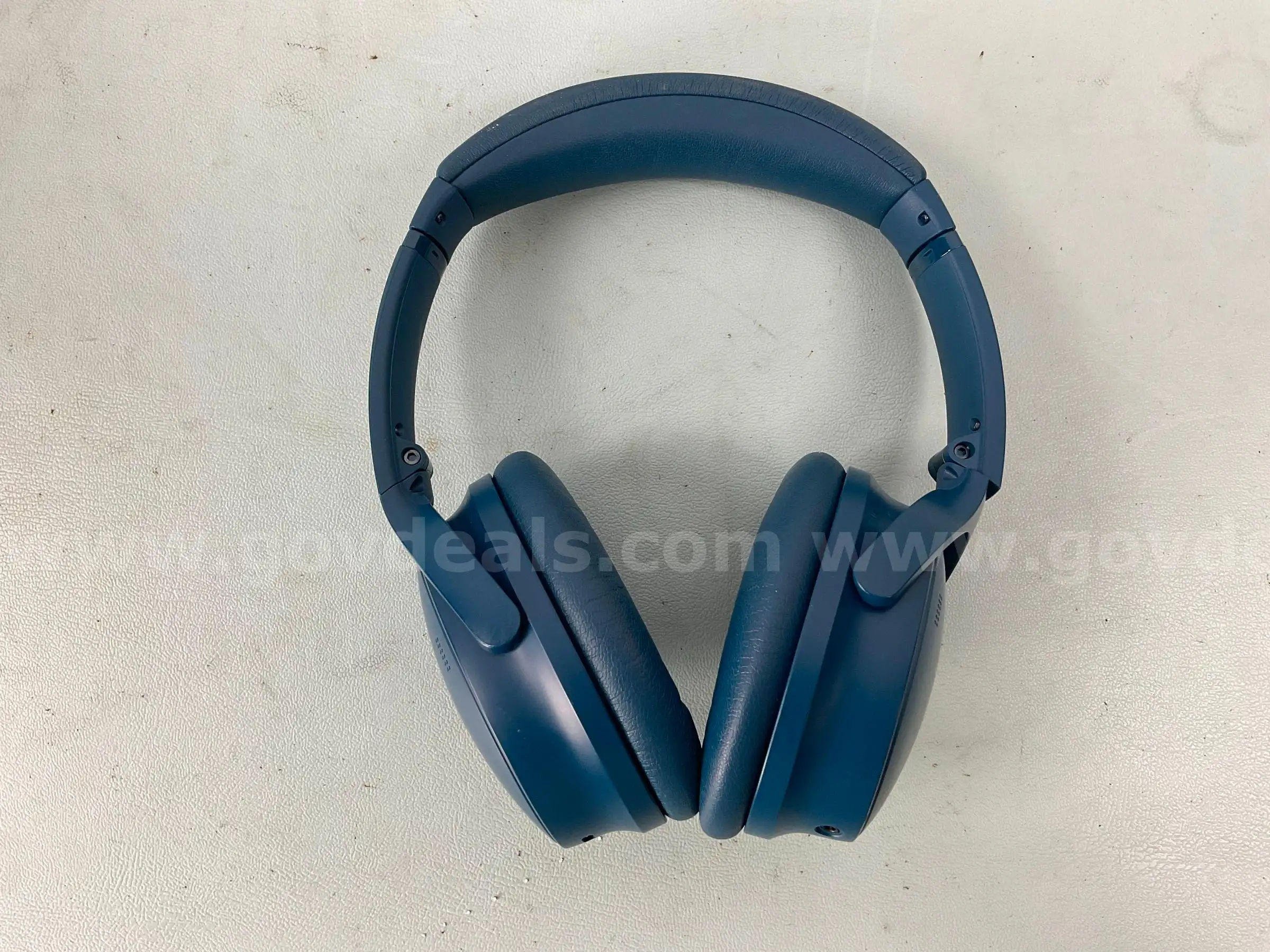 Bose QuietComfort 45 Bluetooth Wireless Headphones Model 437310 (Powers On)