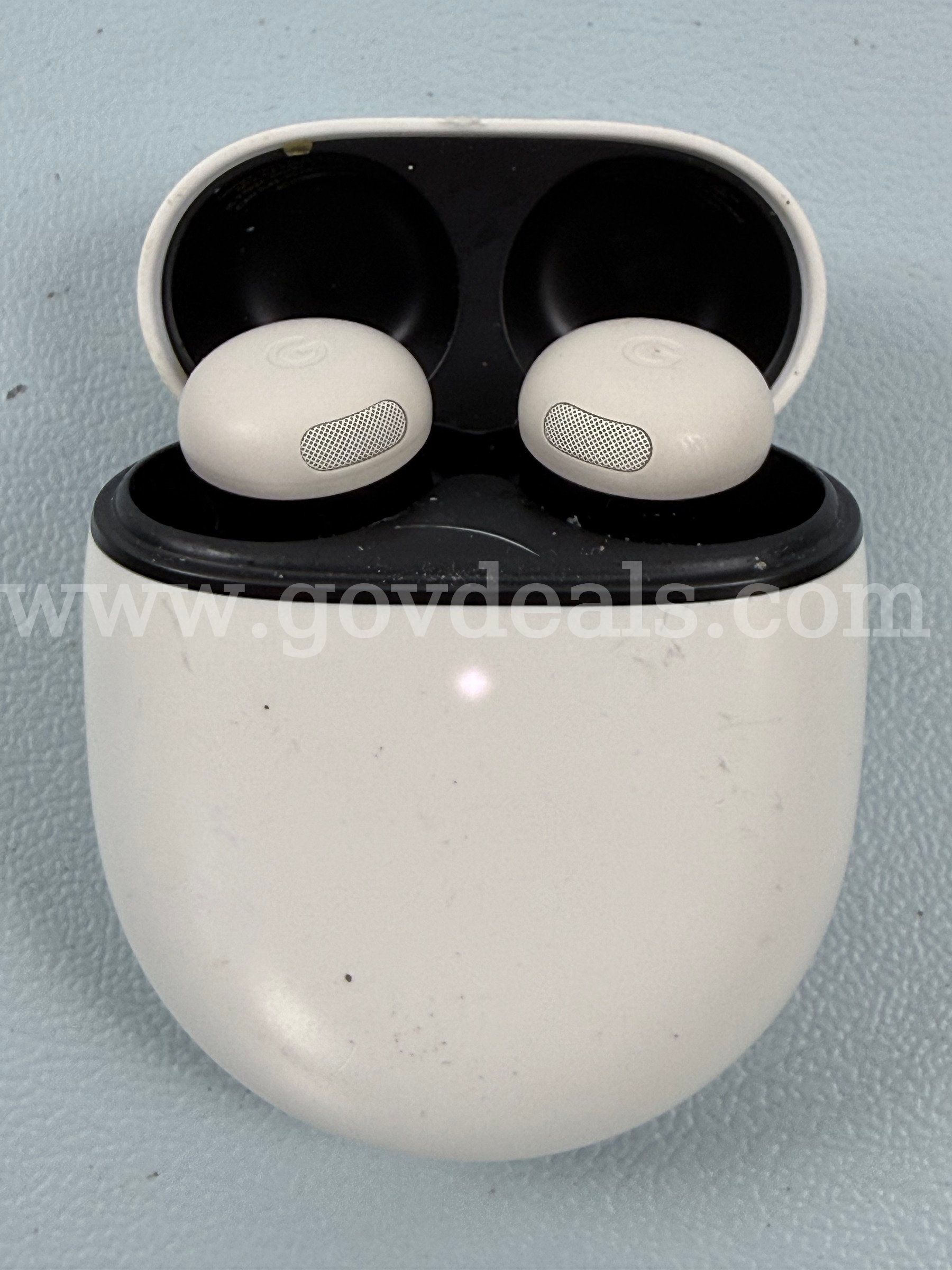 Google Pixel Buds Pro 2 Bluetooth Wireless Earbuds Model GW8XE (Powers On)