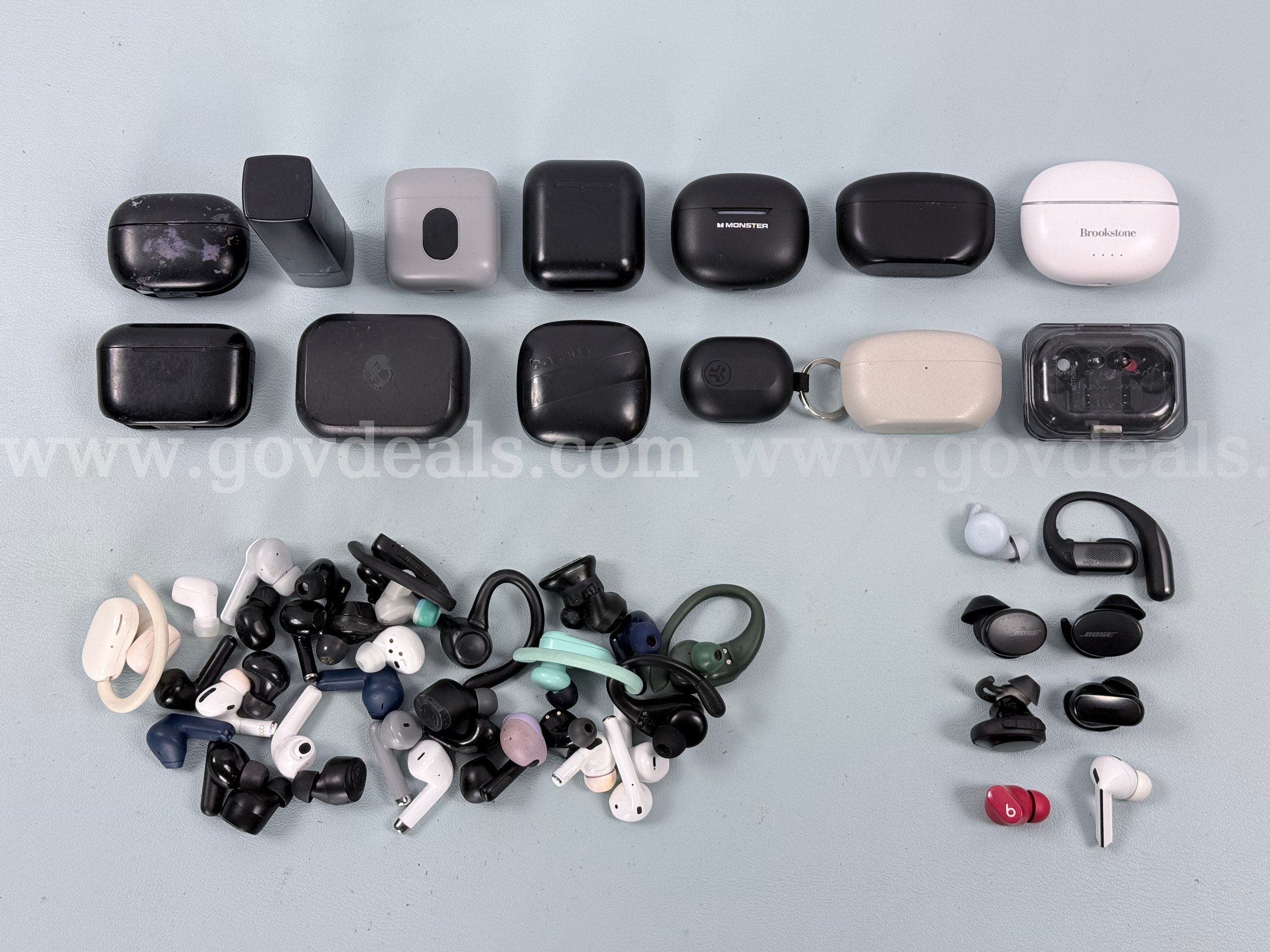 Lot of Misc. Loose Bluetooth Wireless Earbuds and Empty Partial Cases Untested