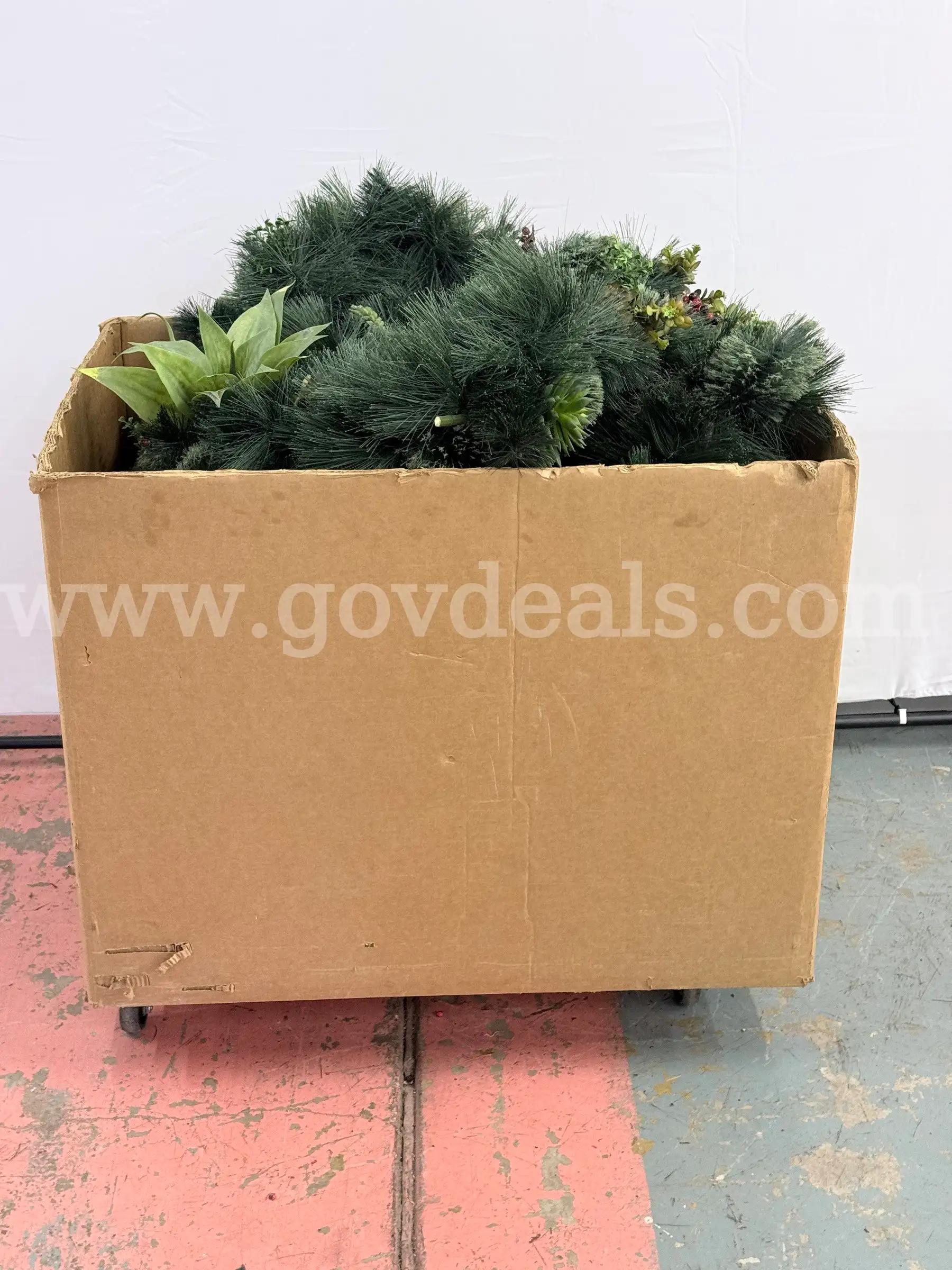 Lot of Misc. Decorative Garlands Pieces