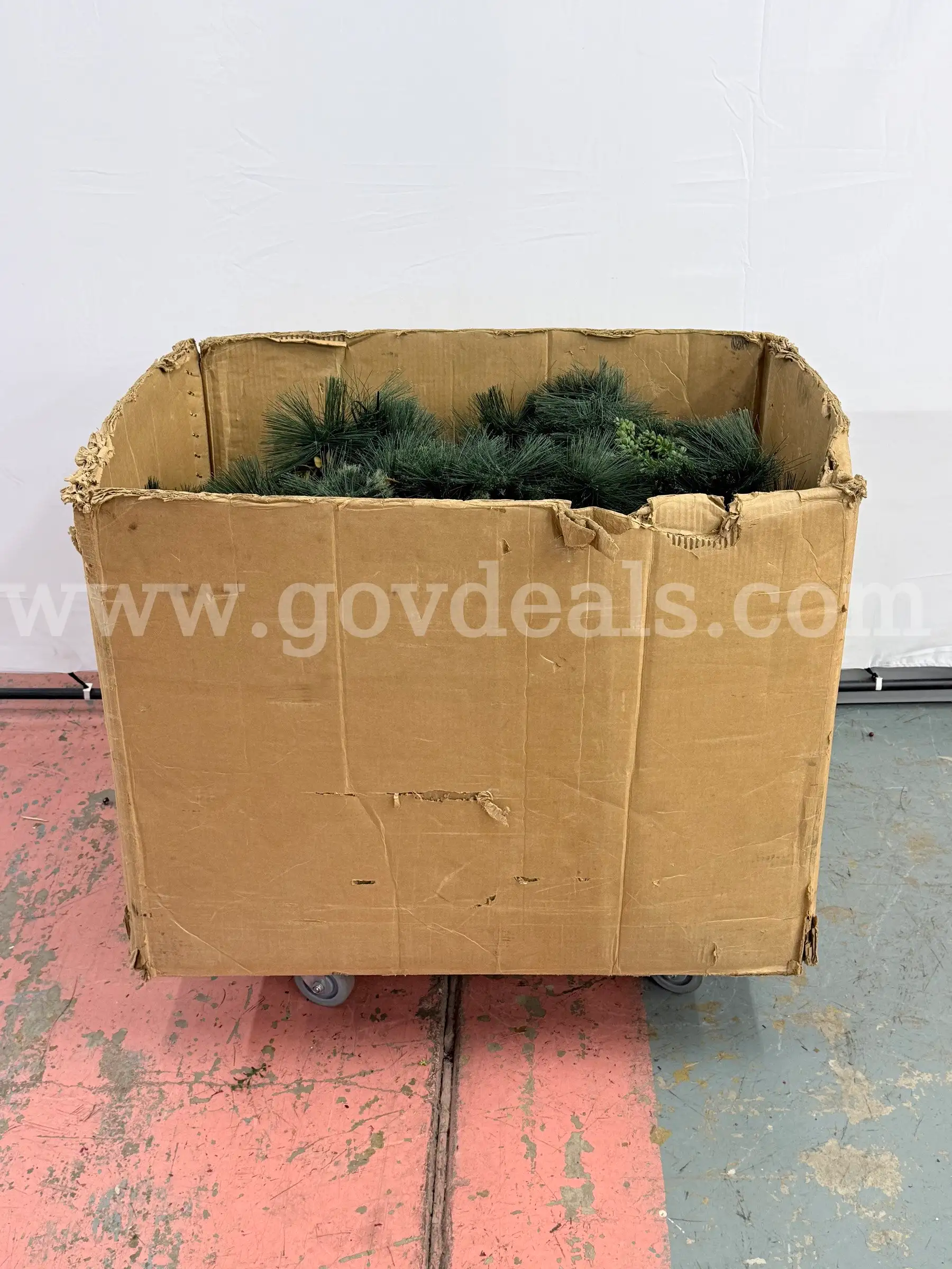Lot of Misc. Decorative Garlands Pieces