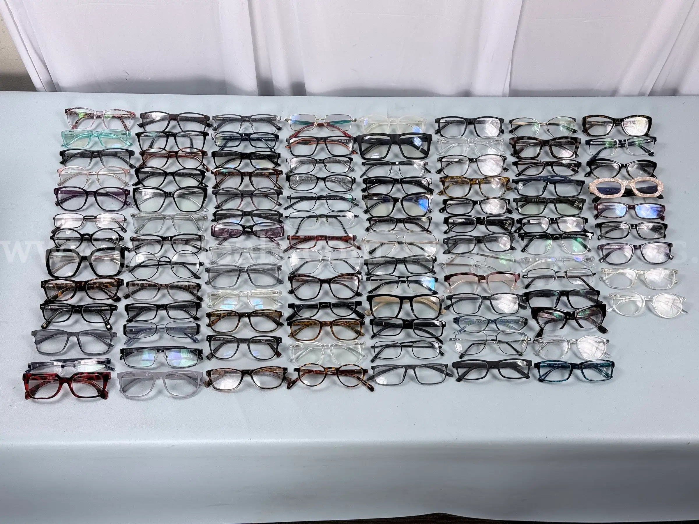 100 - Eyeglasses