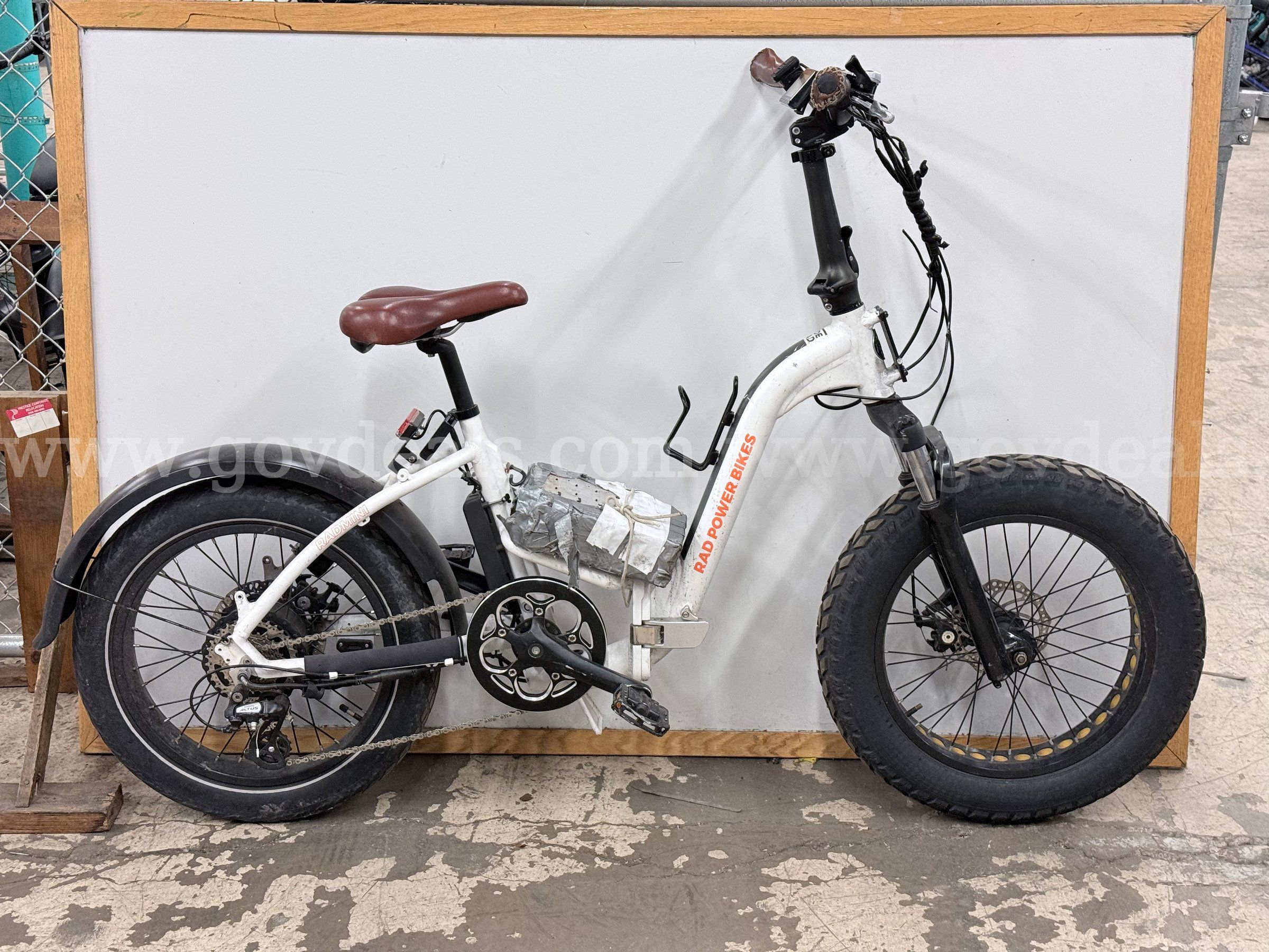 Rad Power Bikes Rad Mini Foldable Electric Bicycle CT 14.5 (Powers On With Damaged Battery)