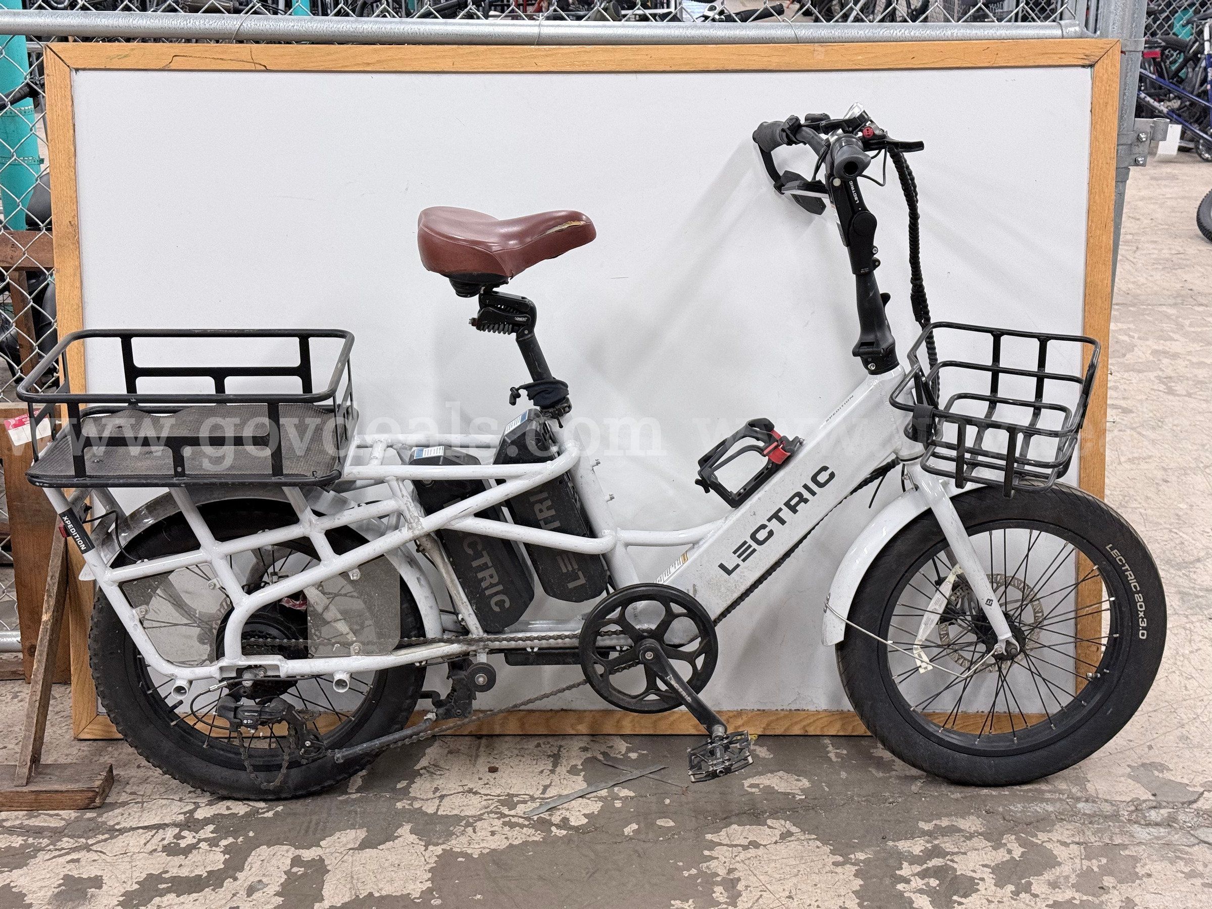 Lectric Xpedition Electric Bicycle with 2 - Batteries CT 17 (Powers On)