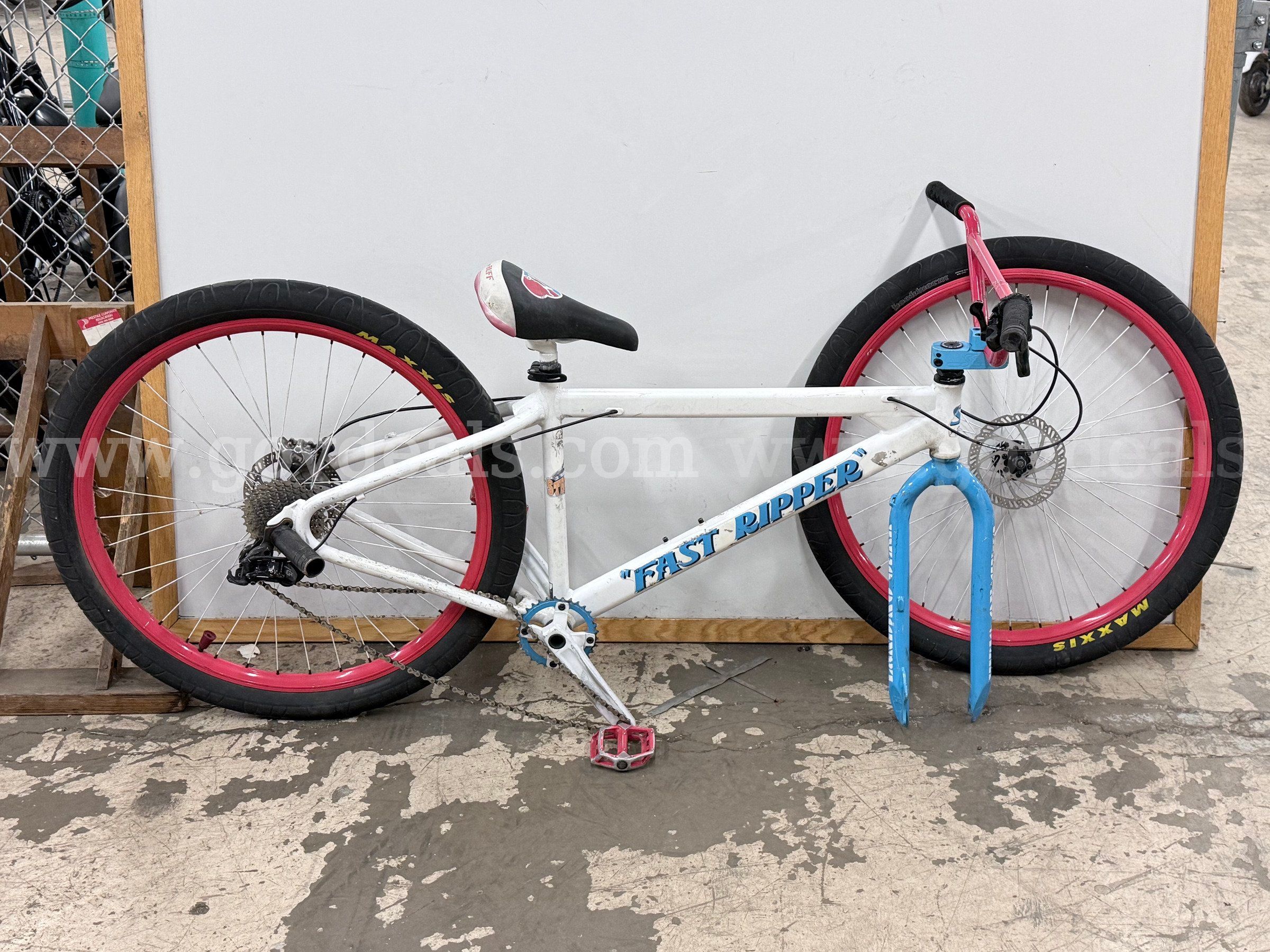SE Bikes Fast Ripper Bicycle CT 17.5 (Detached Front Wheel and Bent Frame)