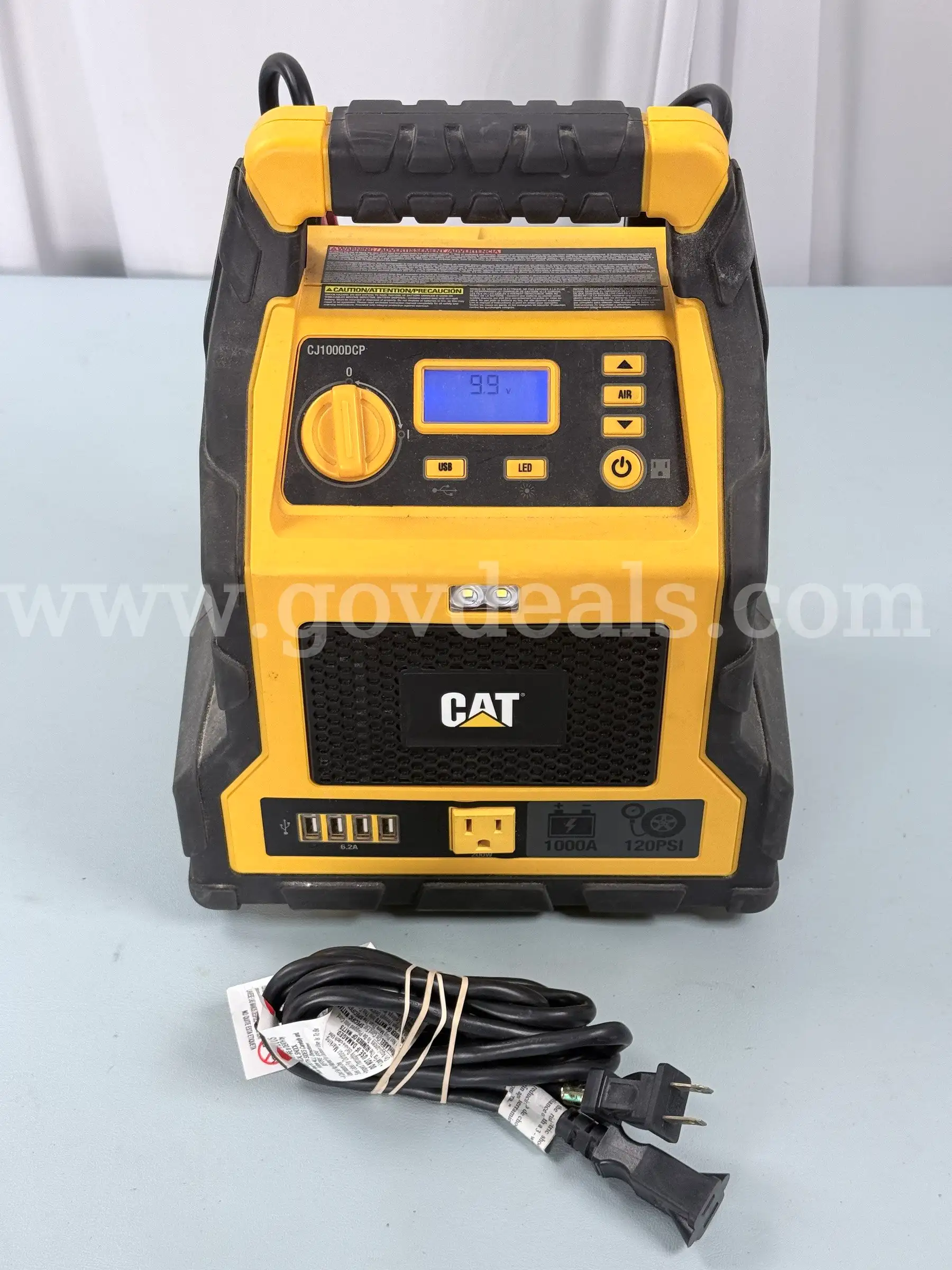 CAT CJ1000DCP 3-in-1 Portable Power Station (Powers On with Charging Cord)