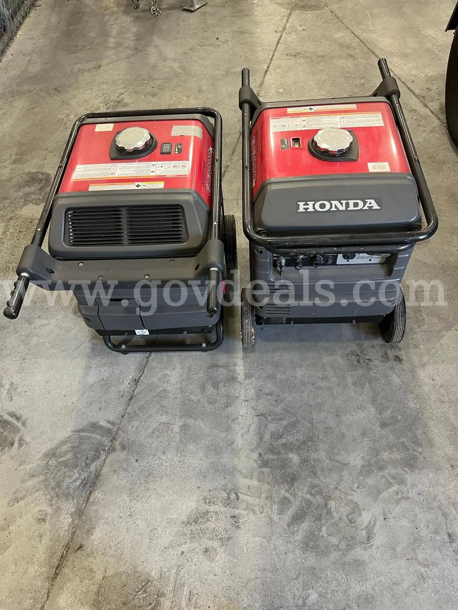 (2) Honda 3 000Watts Portable Generator. (NEEDS REPAIRS)