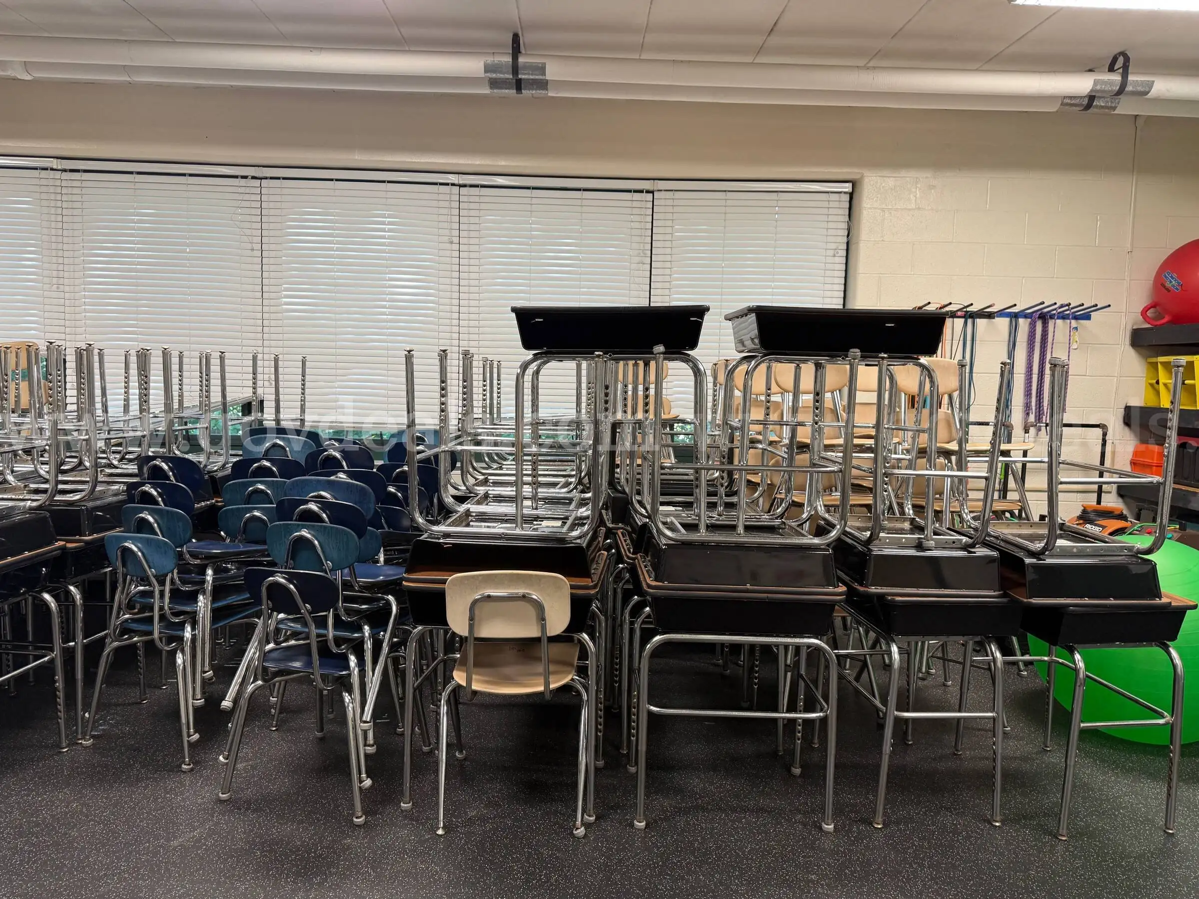 Lot of (96) Desks and (100) Chairs from 5th Grade Classroom