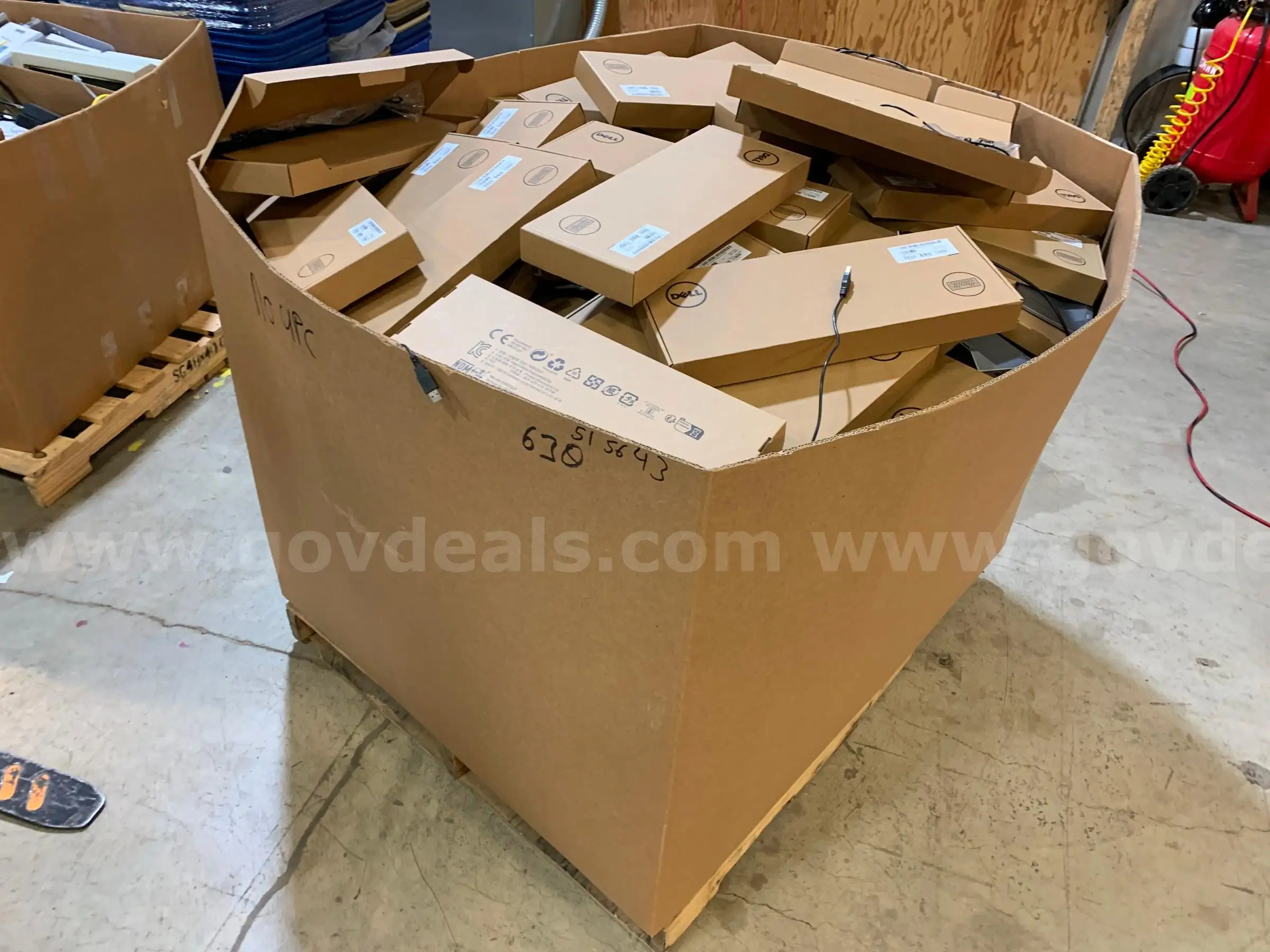 Pallet of Dell Keyboards (ID #46392) (J7-2L) (NO UPC)
