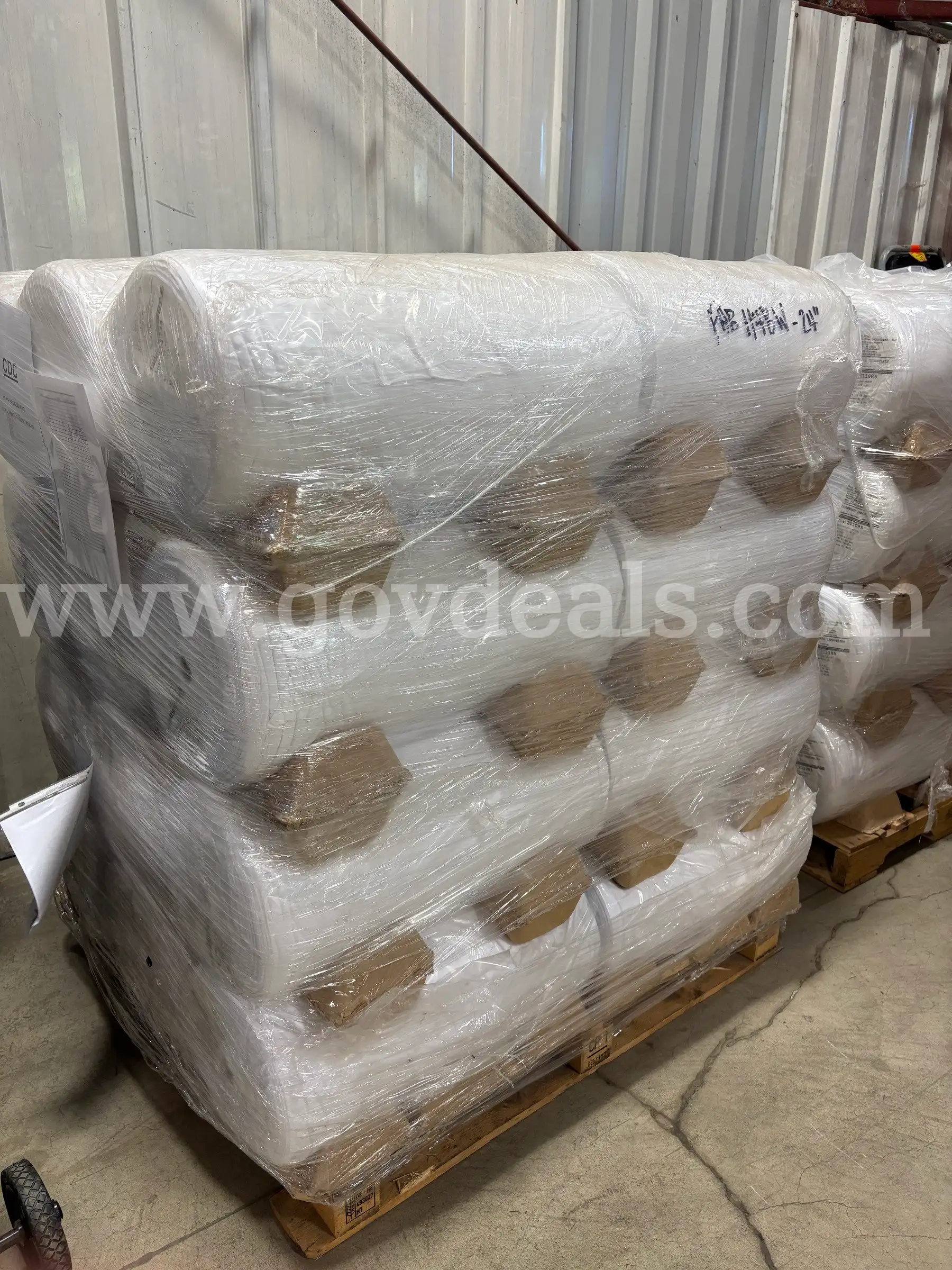 Pallet of 24inch Tubed White Jersey 50 50 Cotton Poly Blend Material (ID# 47205) (F09-2R) (26-0854-1