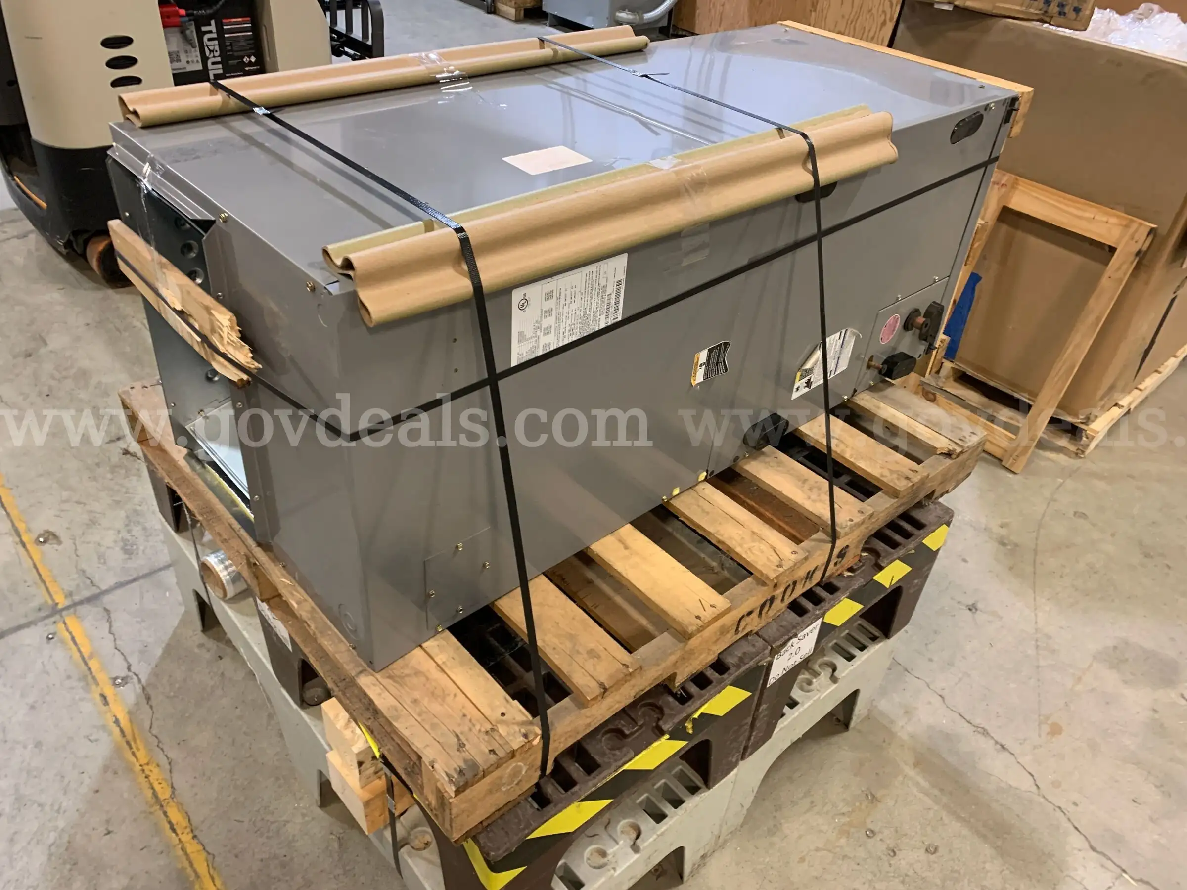 Pallet With HVAC Equipment (ID #48249) (I3-3R) (26-2444-15) 245