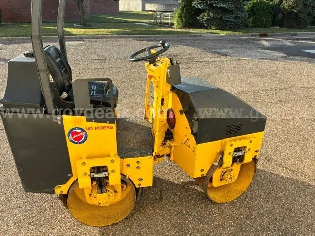 2001 Bomag BW900