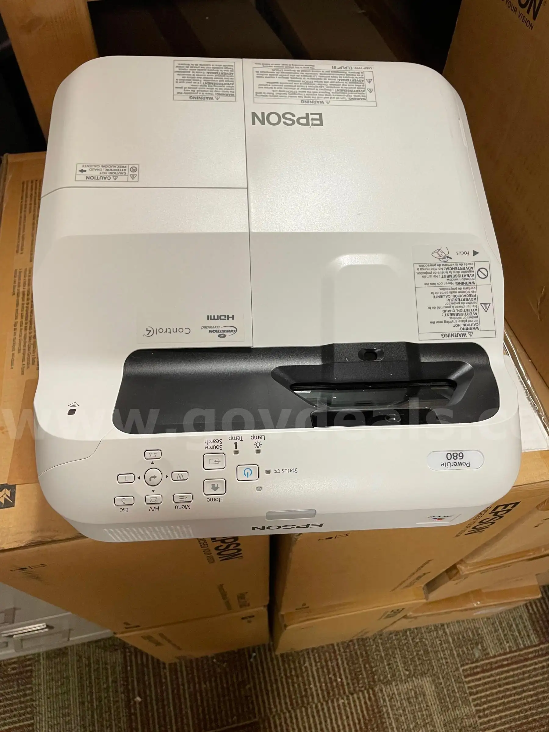 Epson Power Lite 680 projector and mount