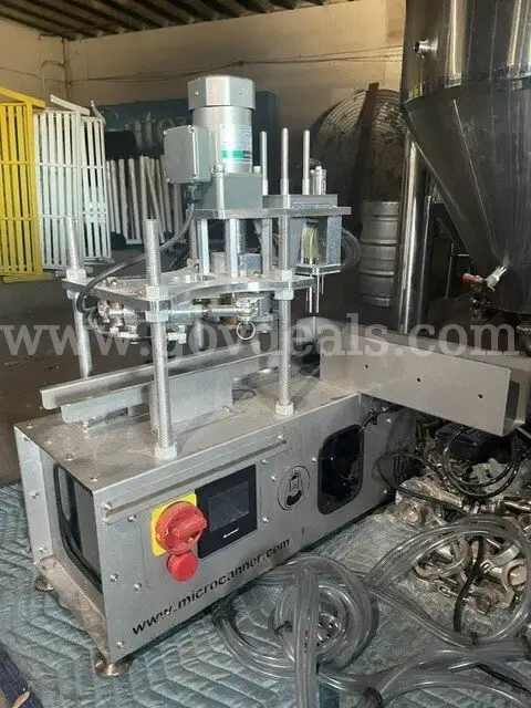 Complete 5 BBL Commercial Brewery Brewhouse 9 Fermenters Microcanner Chillers Mill & 60 Kegs