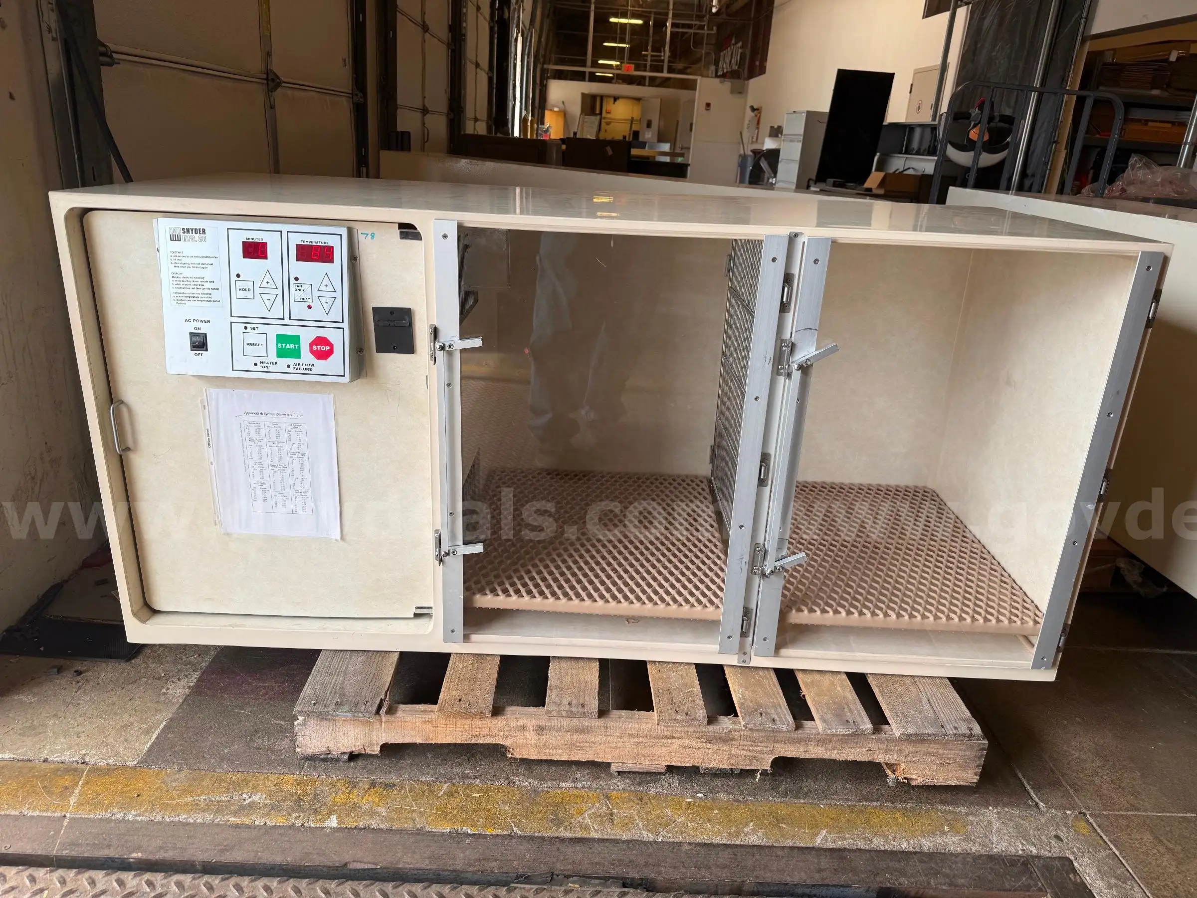 Snyder Manufacturing Animal Dryer Cage