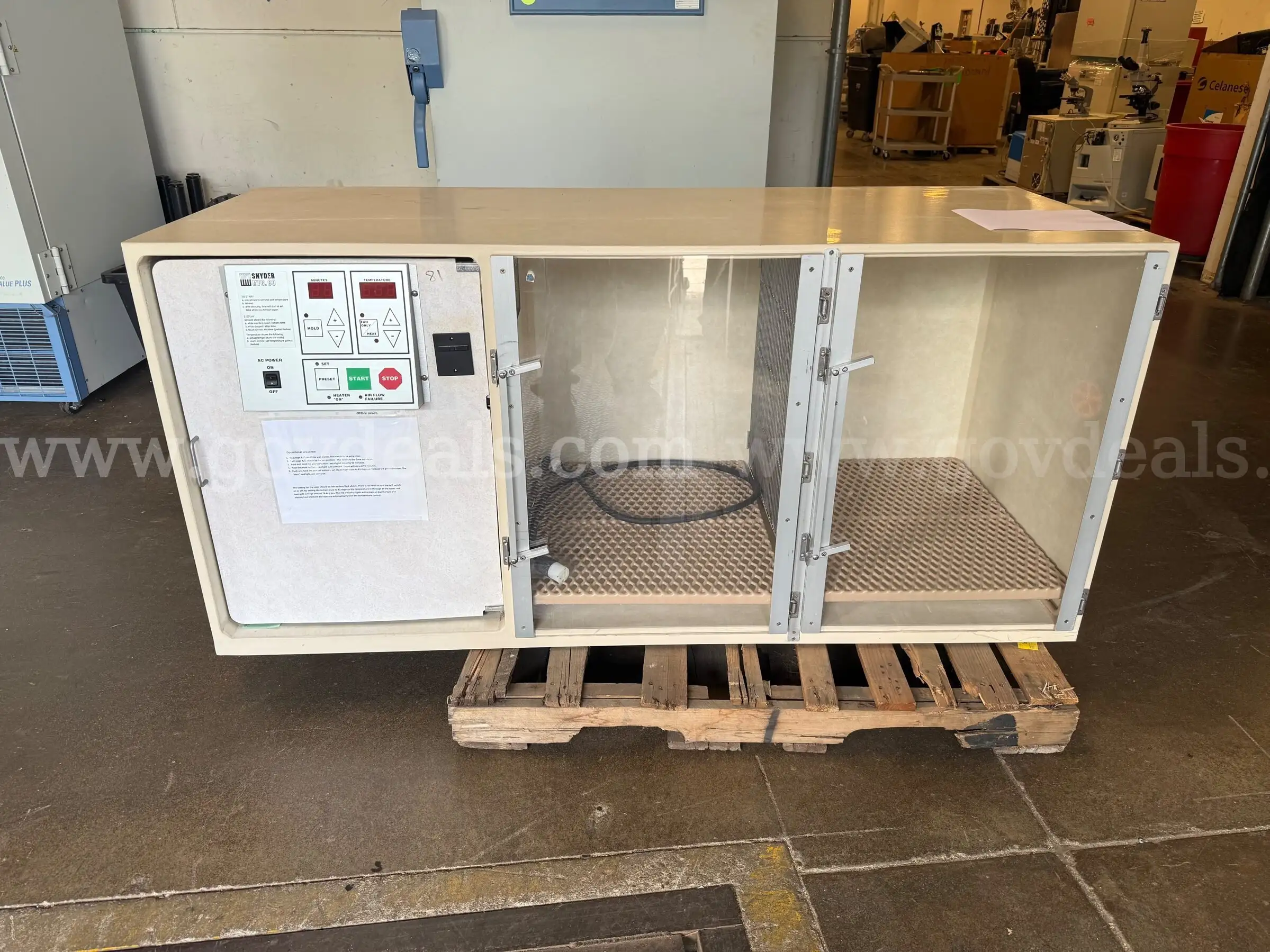 Snyder Manufacturing Animal Dryer Cage