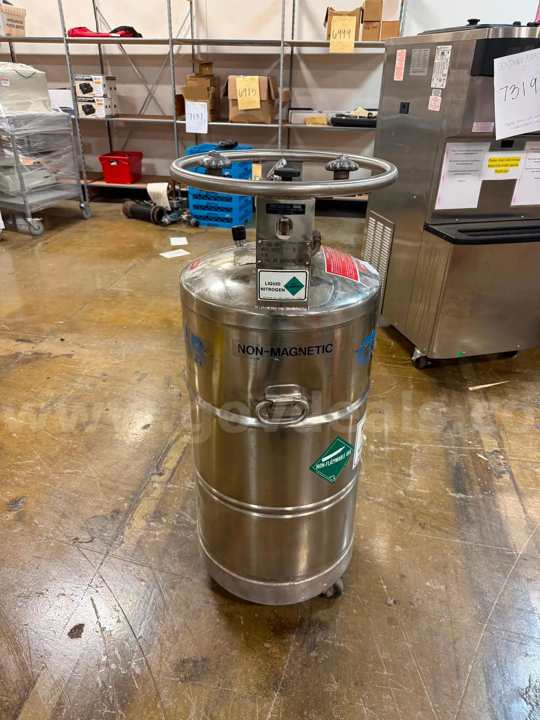 Cryofab Inc Liquid Nitrogen Tank