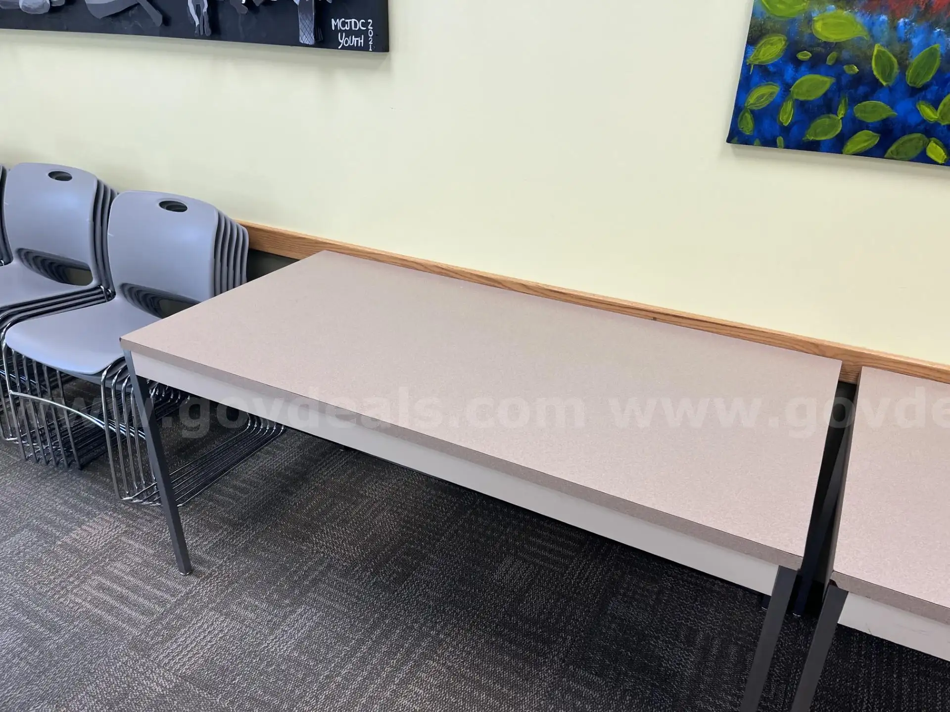METAL TABLE WITH DRAWER