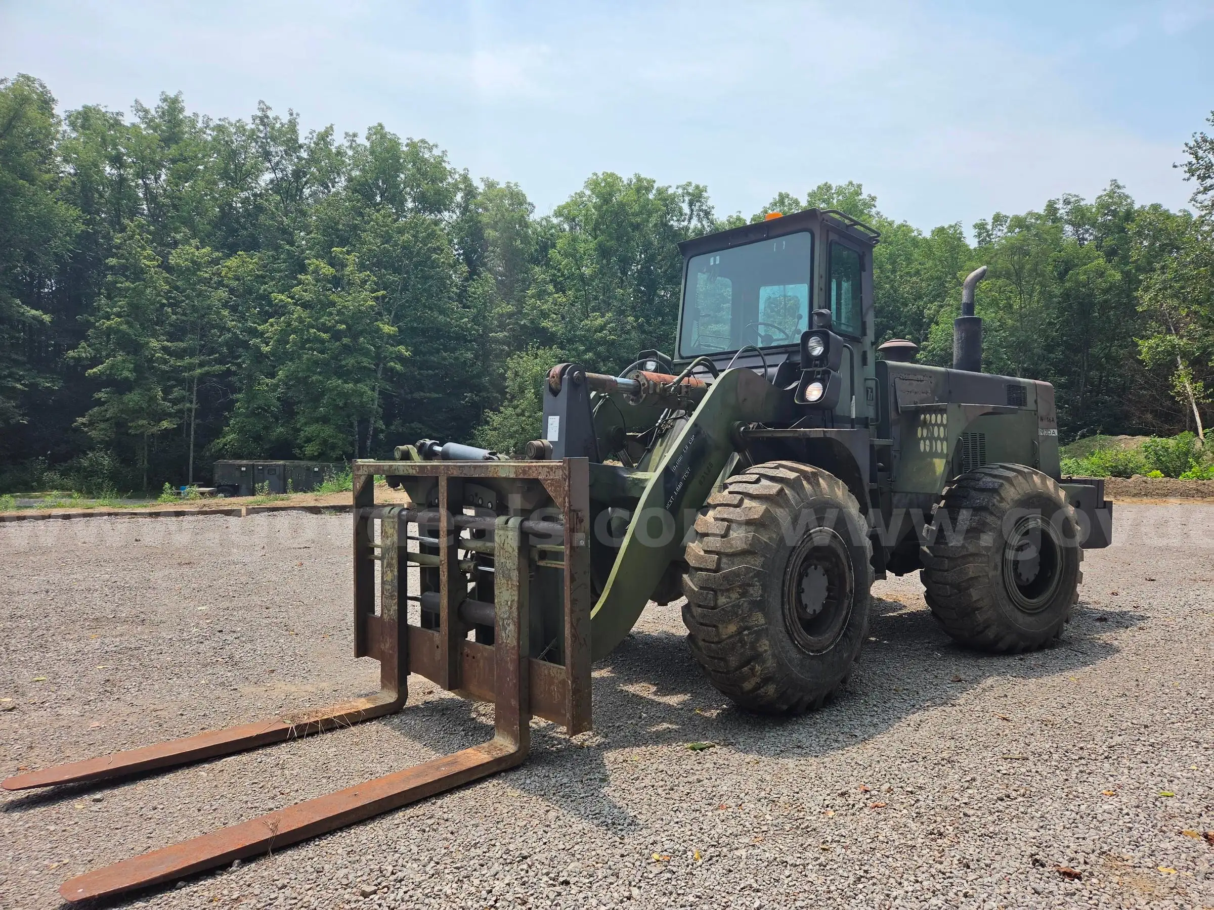 1985 M10A Rough Terrain Fork Lift