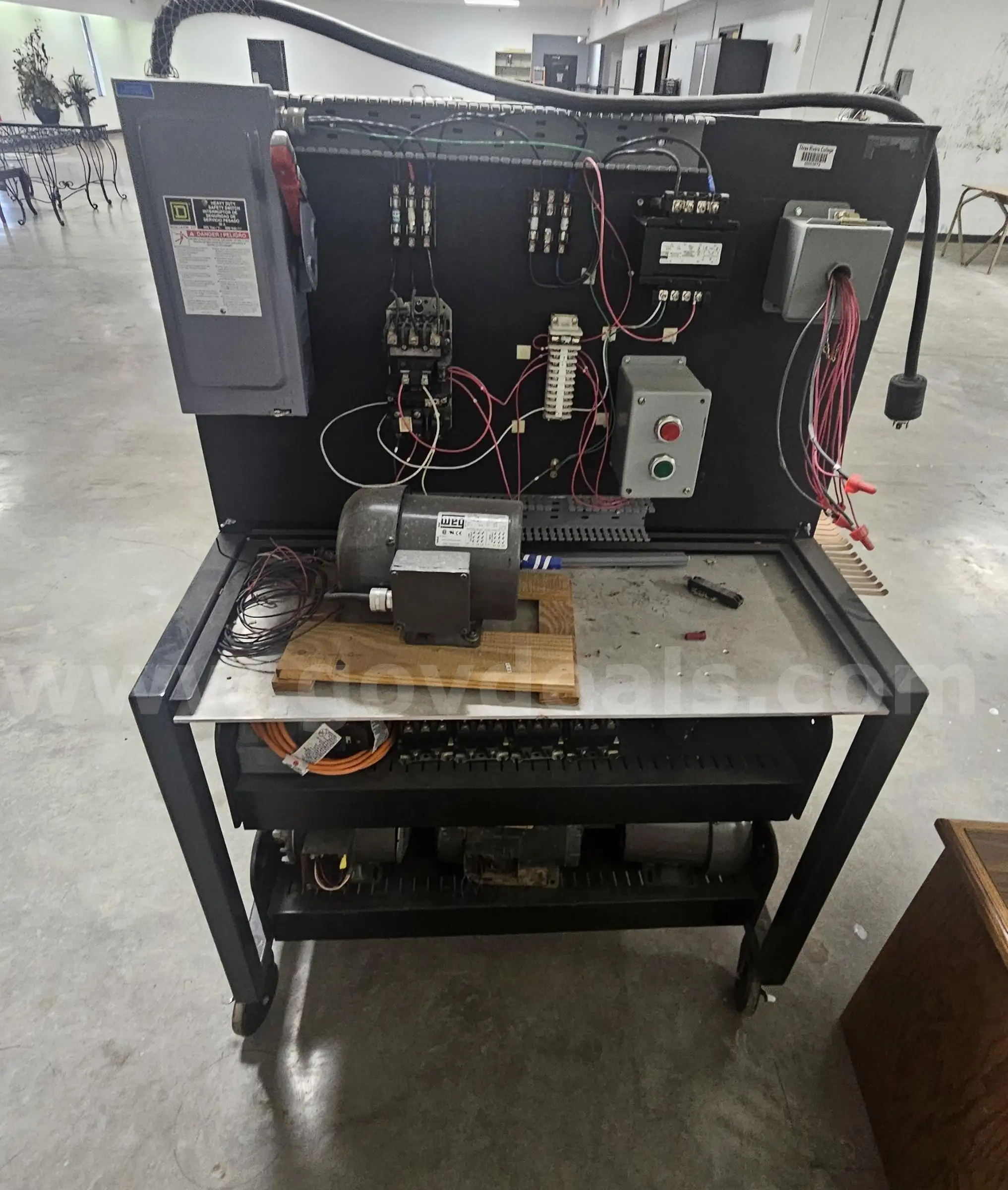 Electrical Motor Control Trainer Cart