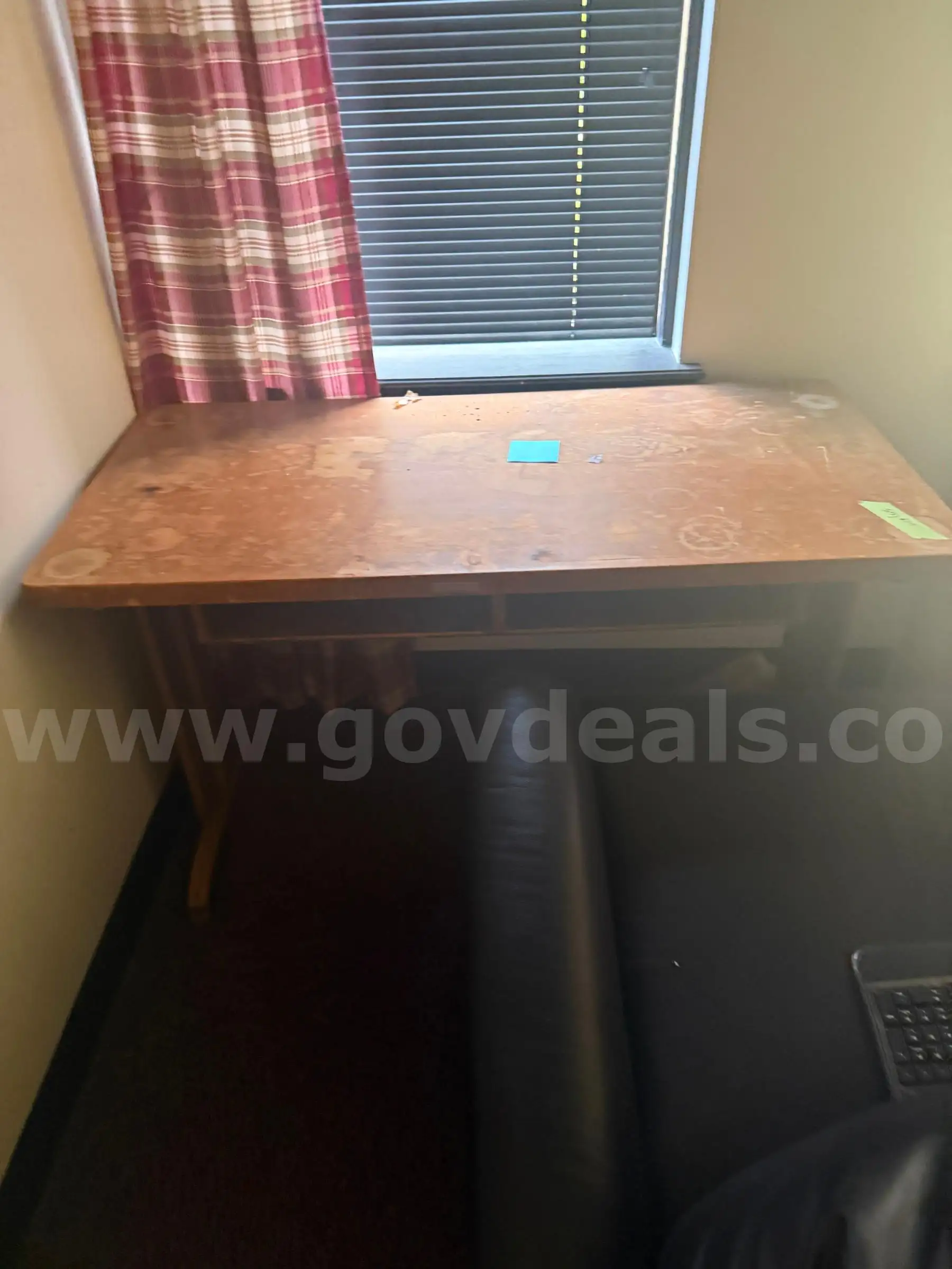One lot of office furniture
