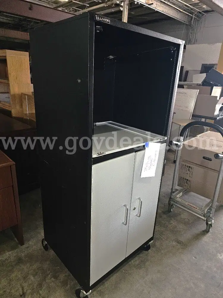 Rolling cabinet -- broken top door