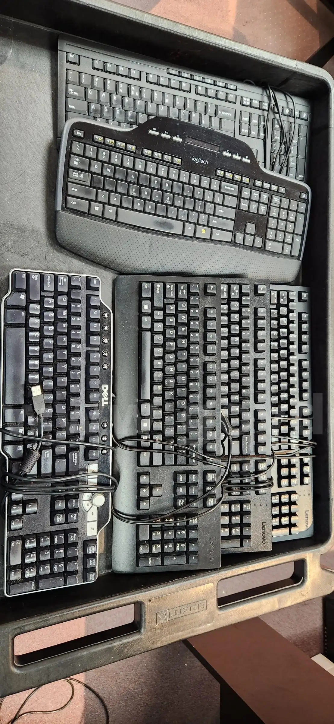 Lot of 6 Keyboards