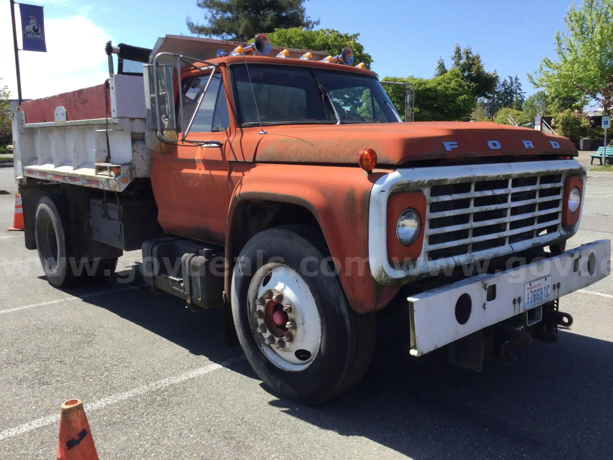 1976 Ford F750