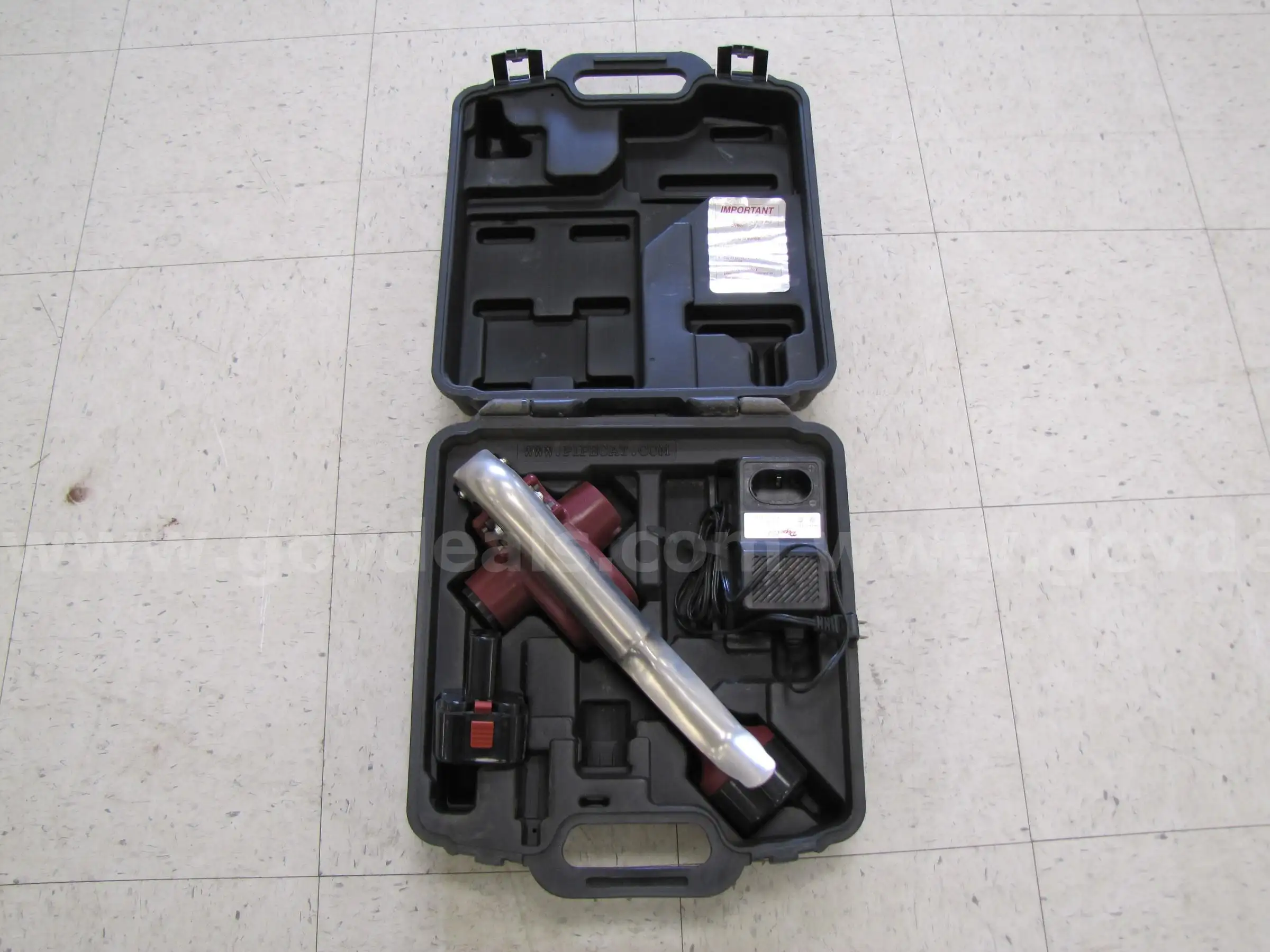 Pipe Cat cutting tool with travel case