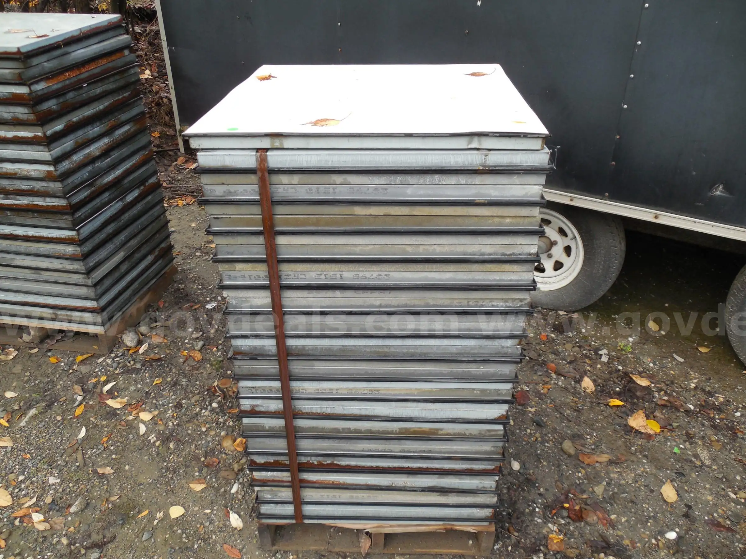 Steel floor tiles - Qty 35