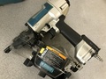 Makita 15 Degrees 2 1/2 Pneumatic Siding Coil Nailer w/ Hard Case
