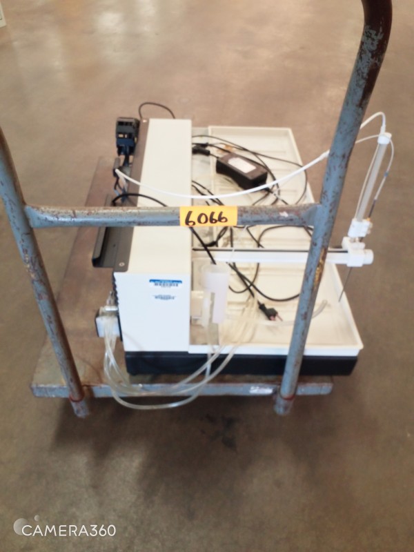 Lot # 6066 ASX-520 AUTO SAMPLER COMPONENT ON CART