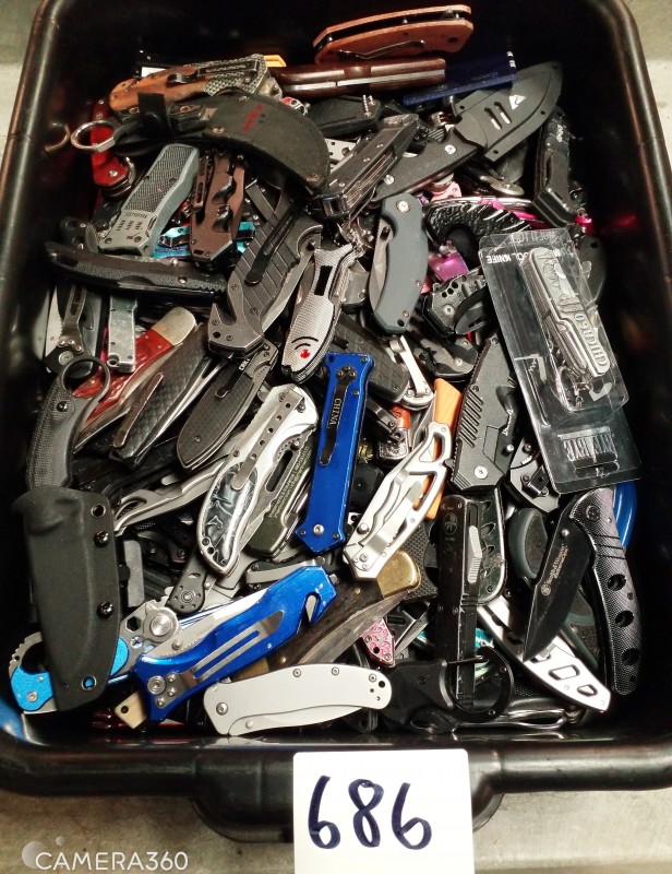 LOT # 686 TSA KNIVES/BLADES/MISC. ITEMS