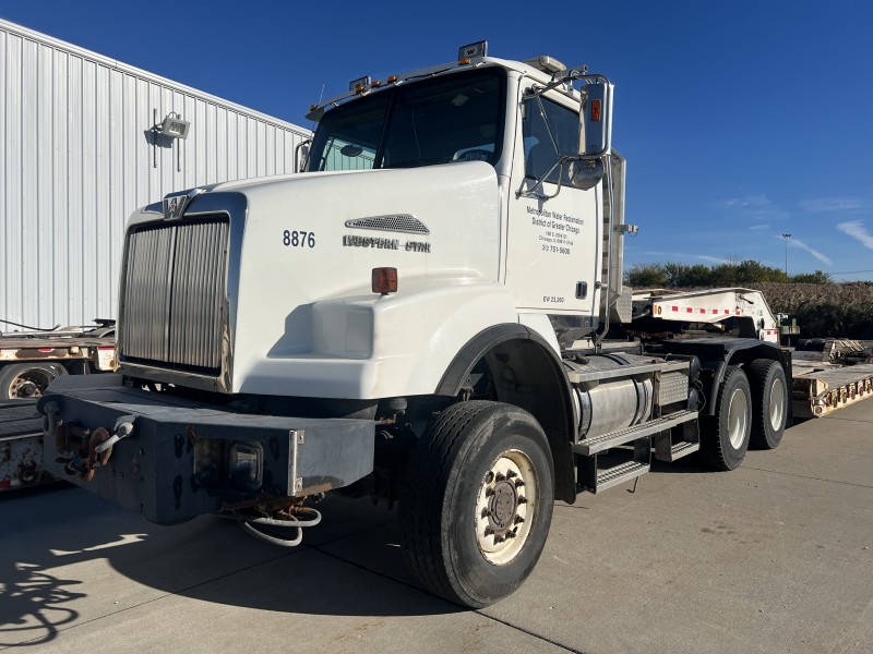 '08 WESTERN STAR 490 DAY CAB WITH '09 EAGER BEAVER LOWBOY (WEST LOT)