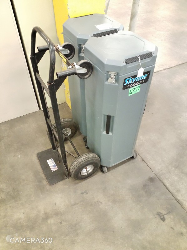 Lot # 6254 HAND TRUCK & SKYLINE MIRAGE DISPLAY & GRAPHICS TRANSPORTER