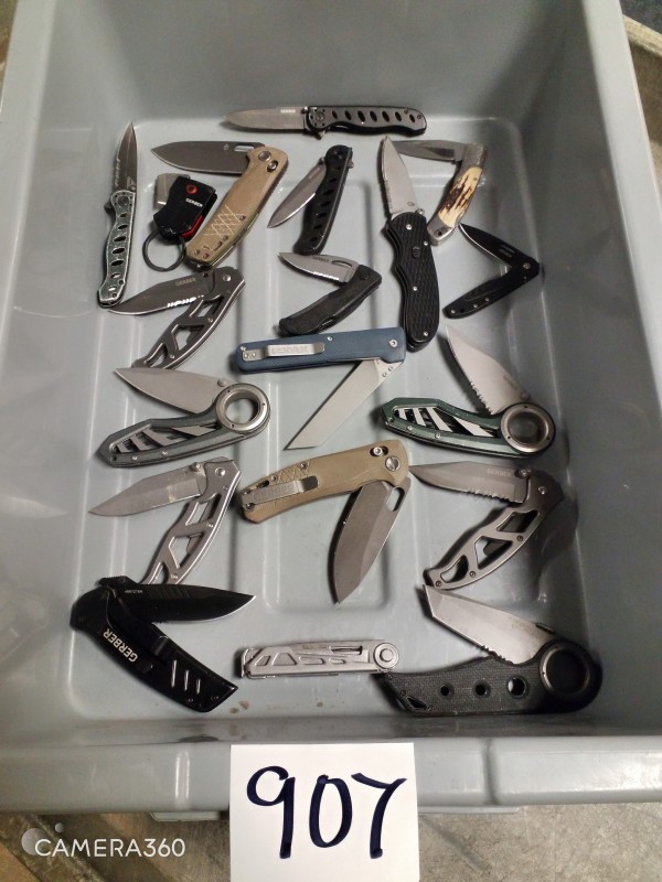 LOT # 907 TSA KNIVES - GERBER